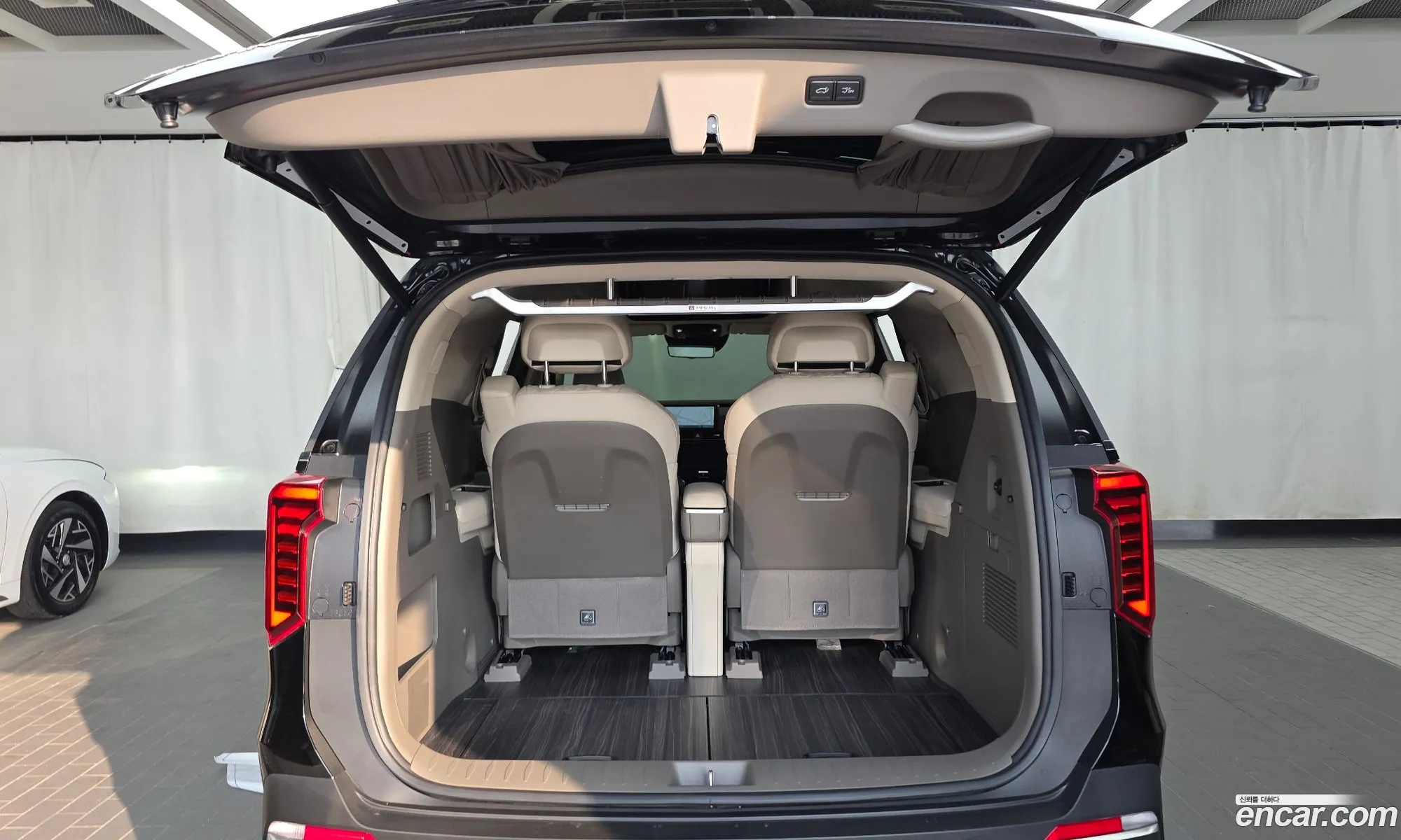 Kia Carnival 2024 — 24