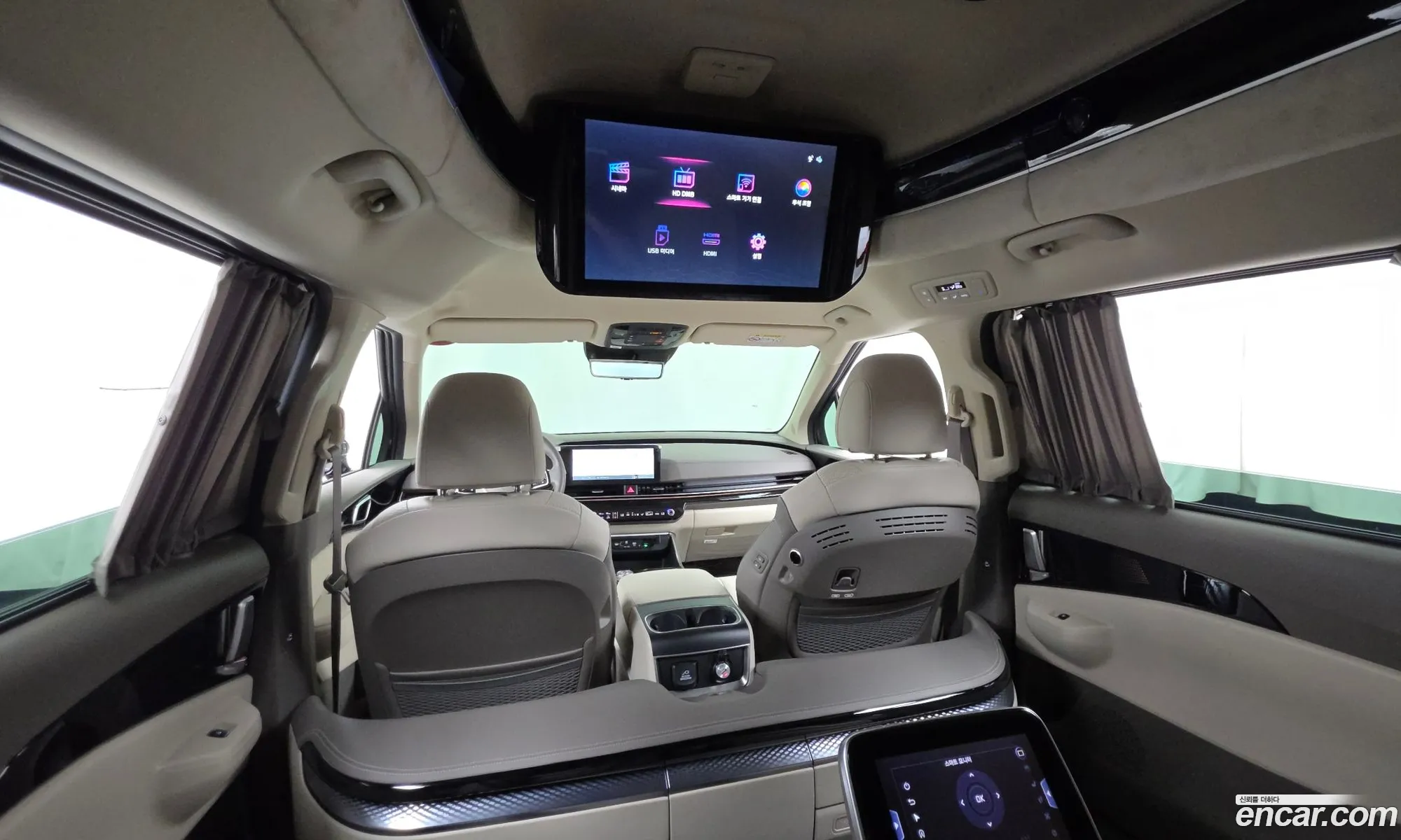 Kia Carnival 2024 — 17