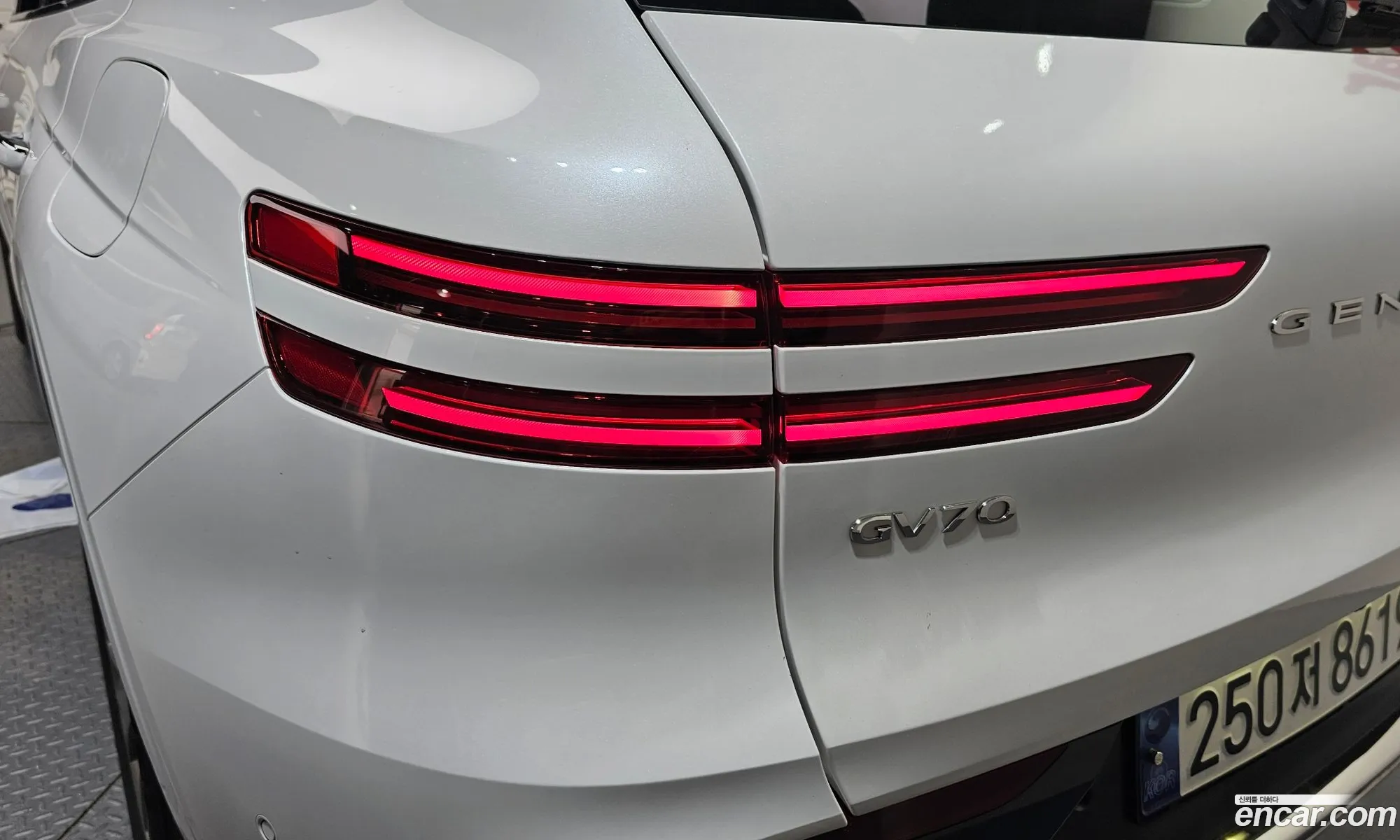 Genesis GV70 2025 — 16