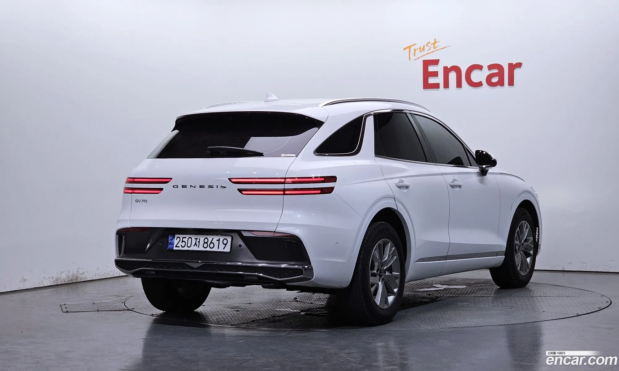 Genesis GV70 2025 — 24