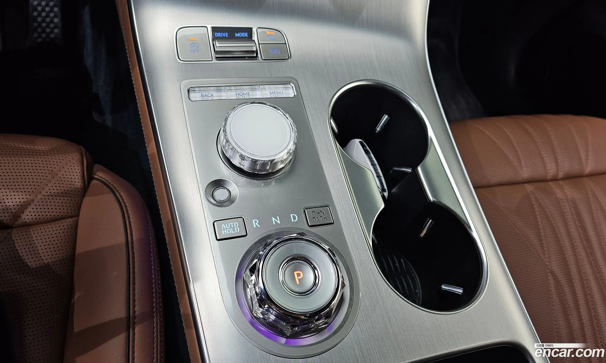 Genesis GV70 2025 — 18
