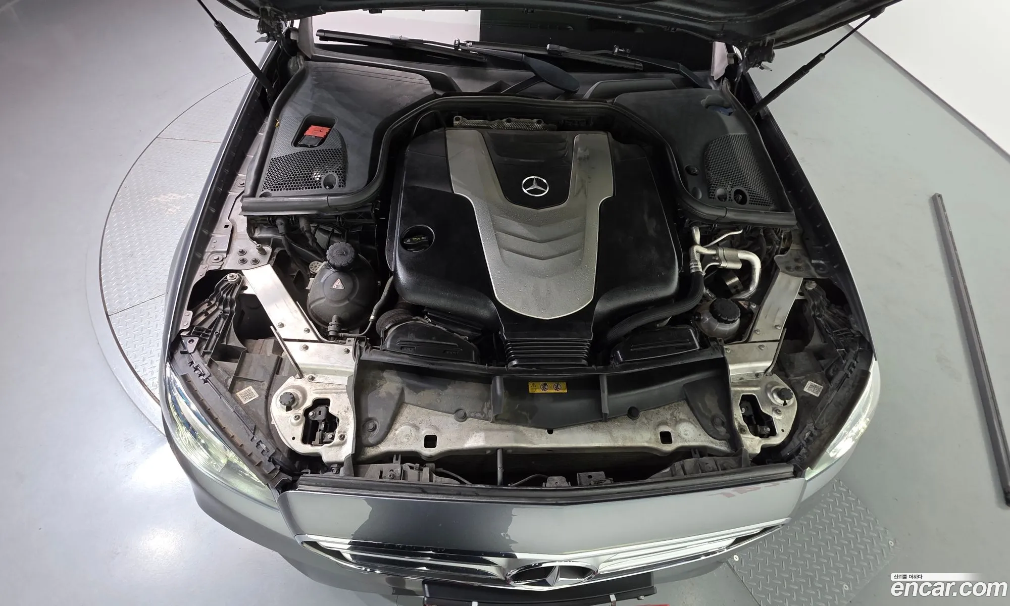 Mercedes-Benz E-Class W213 2017 WDDZF3DB7HA283656 — 17