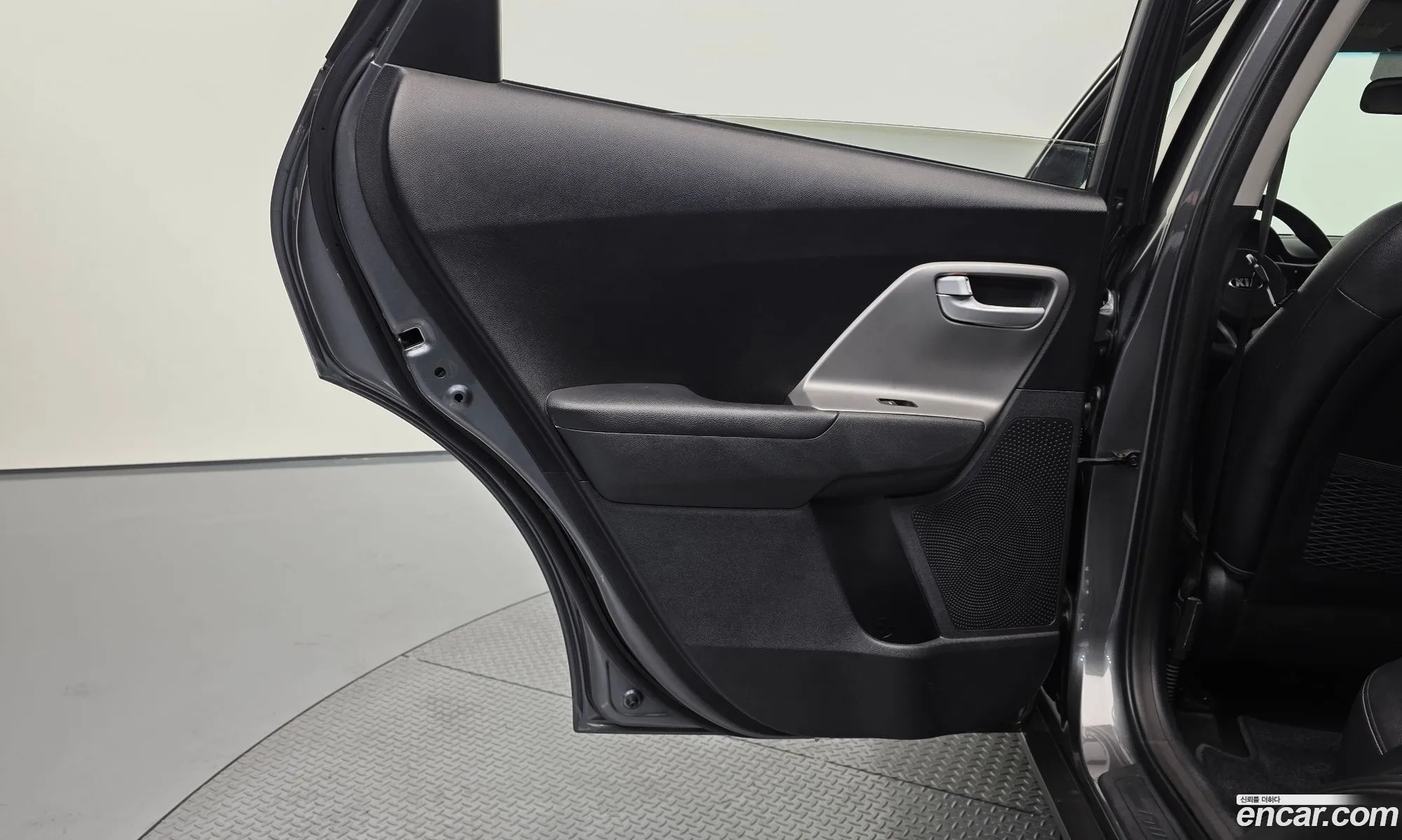 Kia Niro 2016 — 23