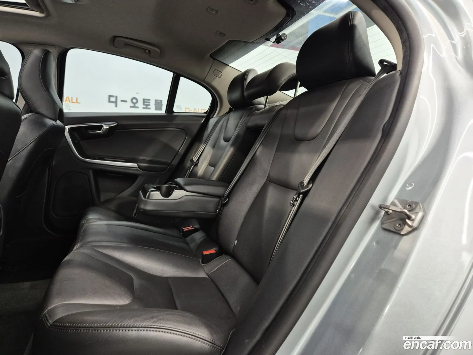 Volvo S60 2014 — 17