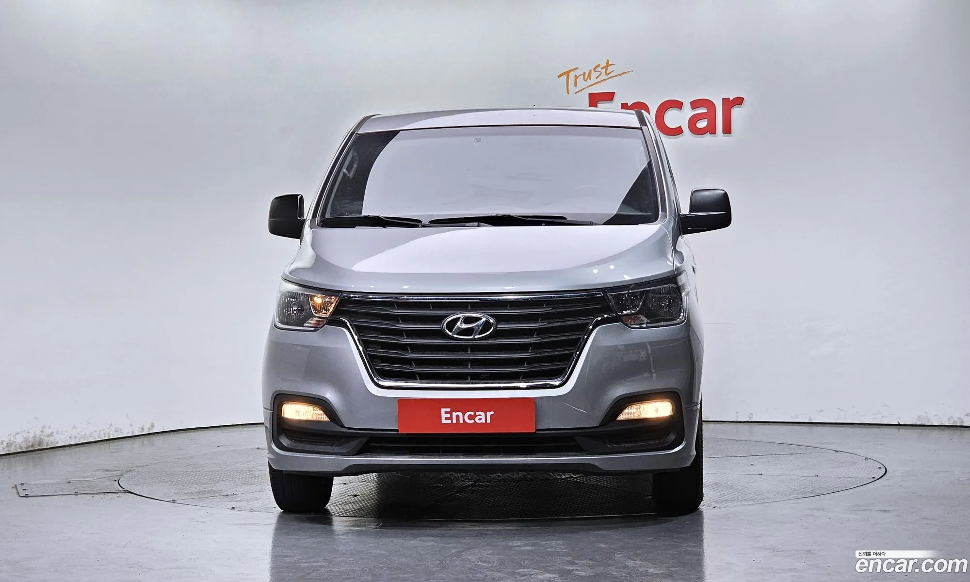 Hyundai Grand Starex 2019 — 17