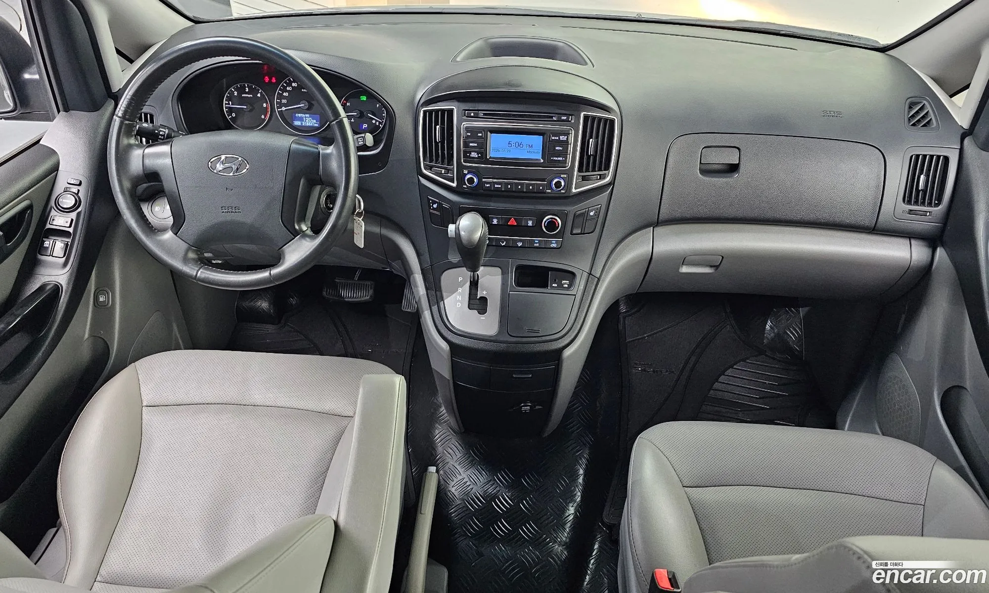 Hyundai Grand Starex 2019 — 18