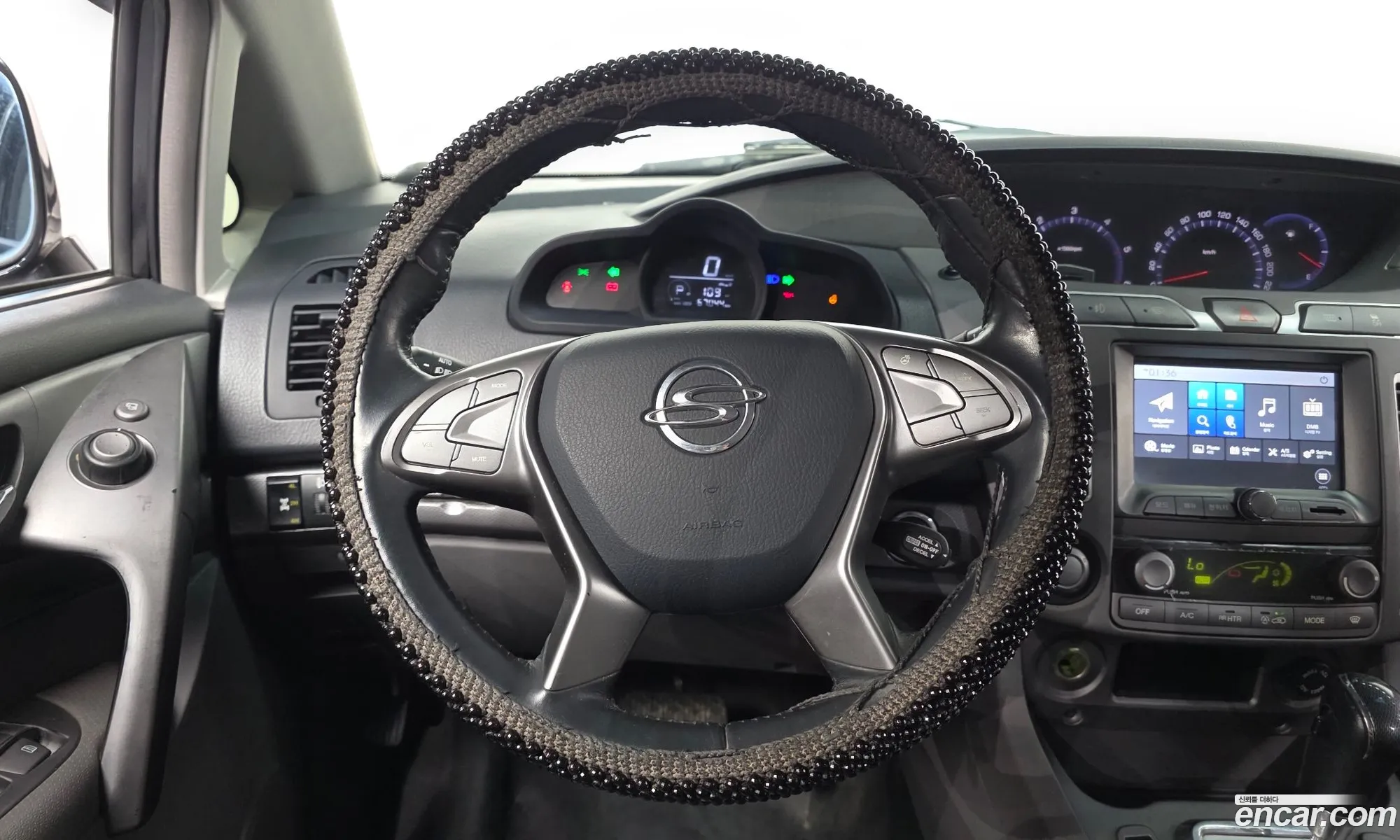 KG Mobility (SsangYong) Korando Turismo 2015 — 24