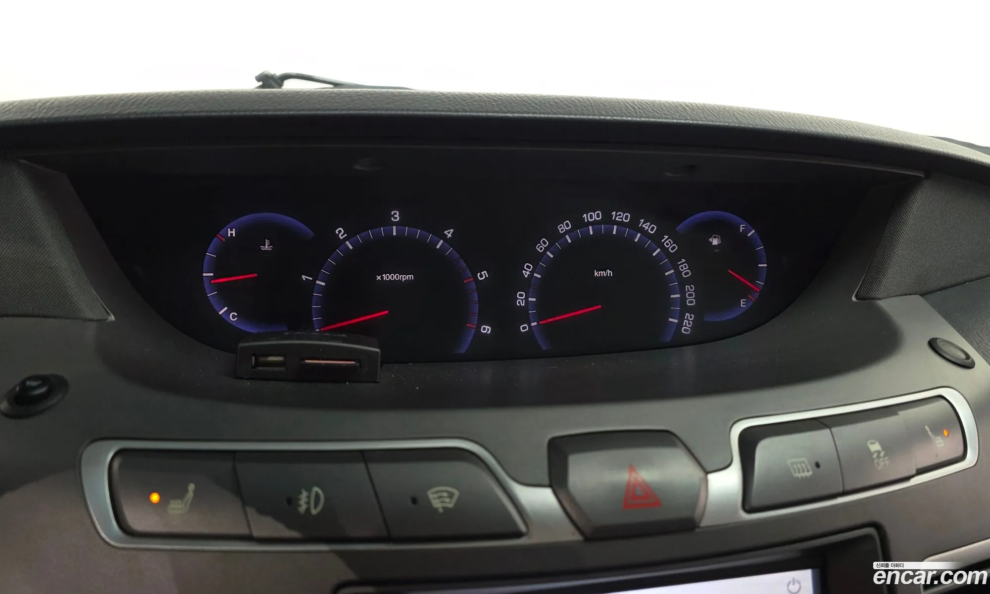 KG Mobility (SsangYong) Korando Turismo 2015 — 13