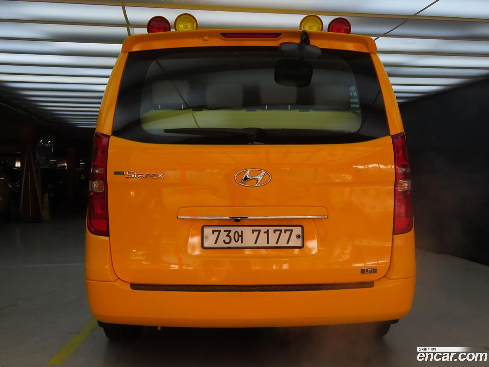 Hyundai Grand Starex 2018 — 17