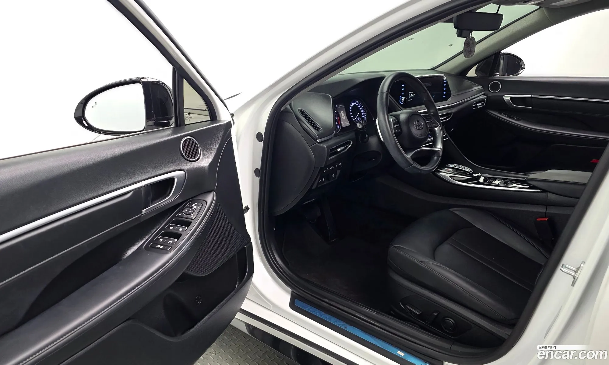 Hyundai Sonata 2022 — 17