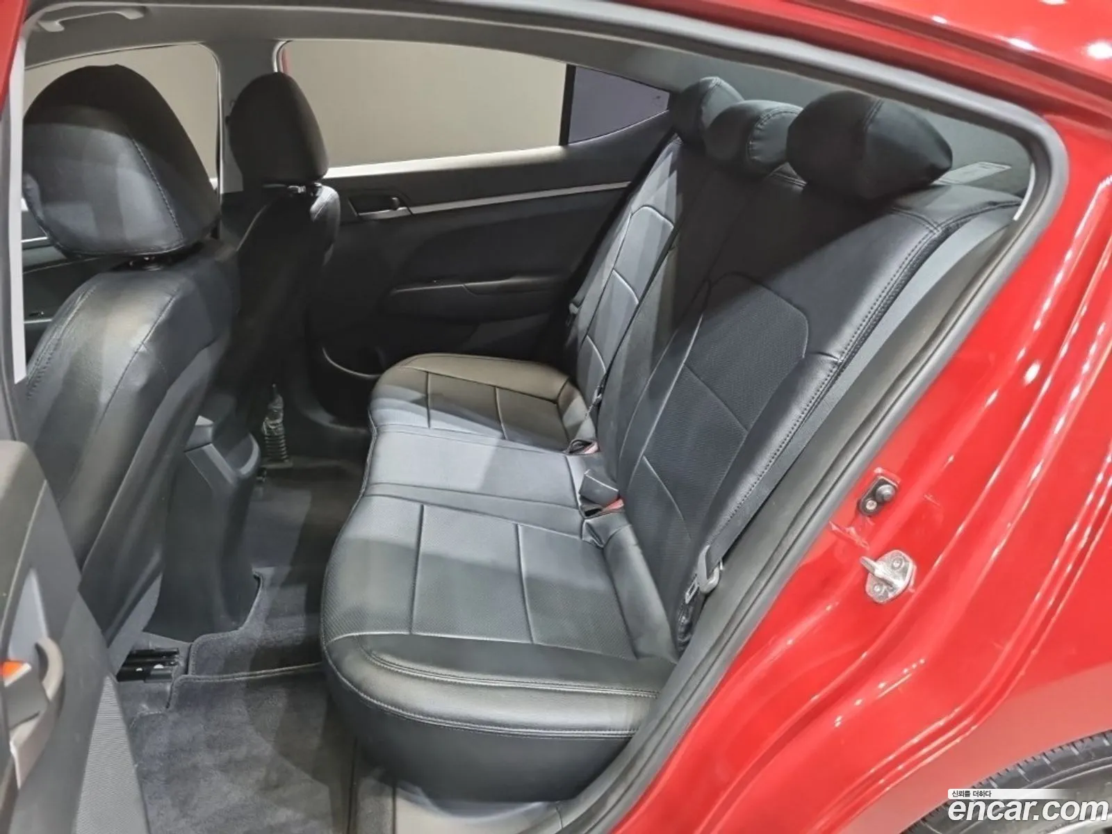 Hyundai Elantra AD 2018 — 15