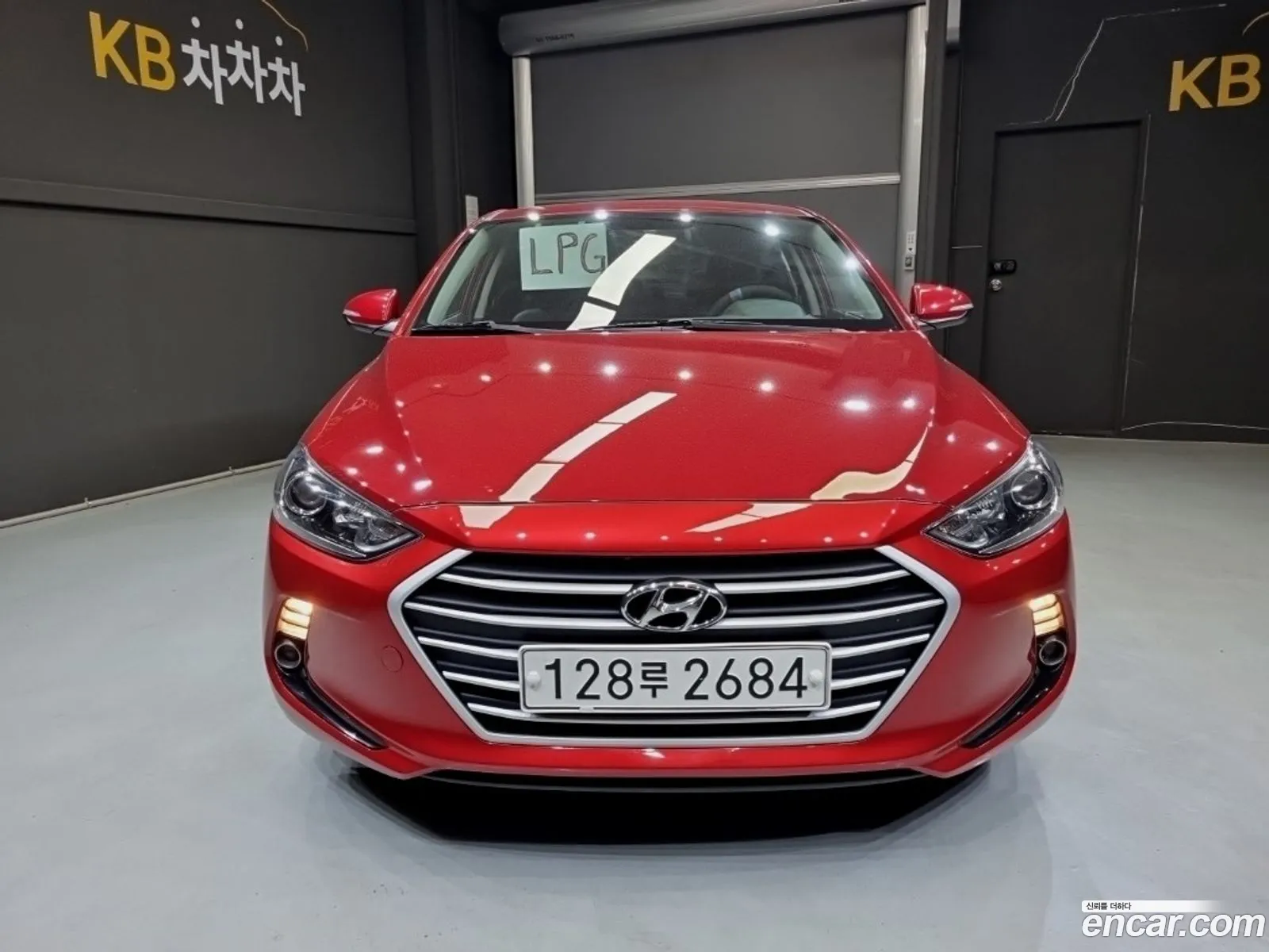 Hyundai Elantra AD 2018 — 17