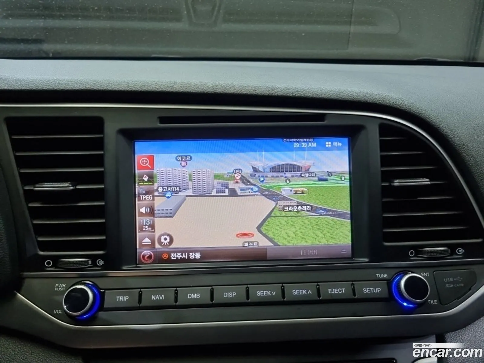 Hyundai Elantra AD 2018 — 14