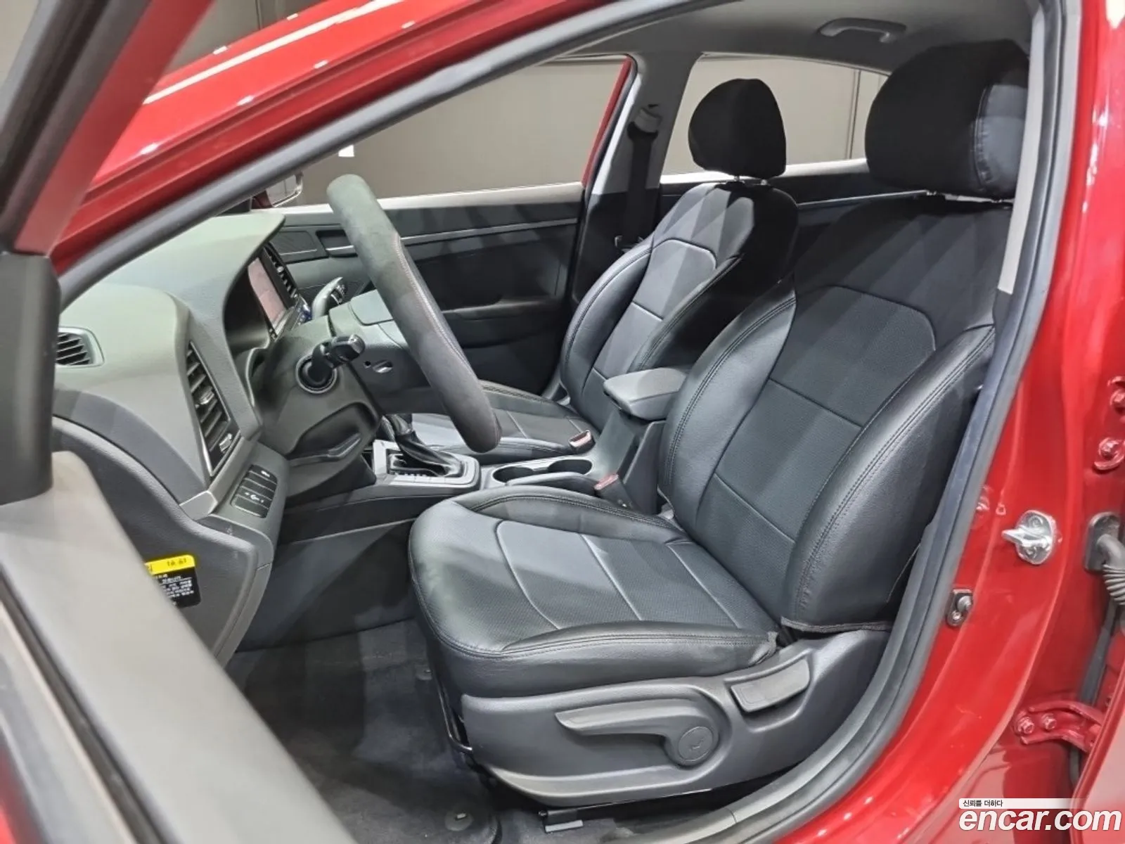 Hyundai Elantra AD 2018 — 12