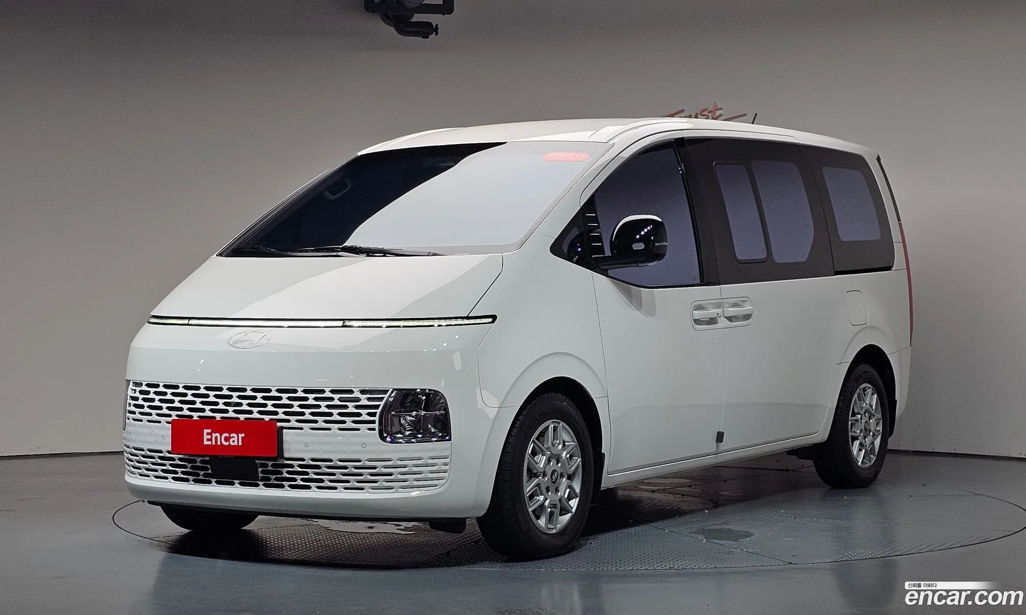 Hyundai Staria 2025 — 31