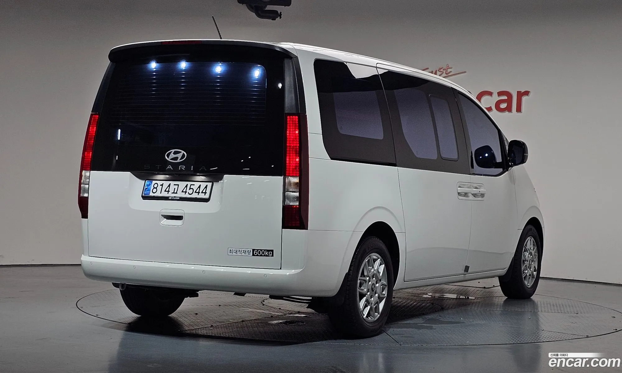 Hyundai Staria 2025 — 32