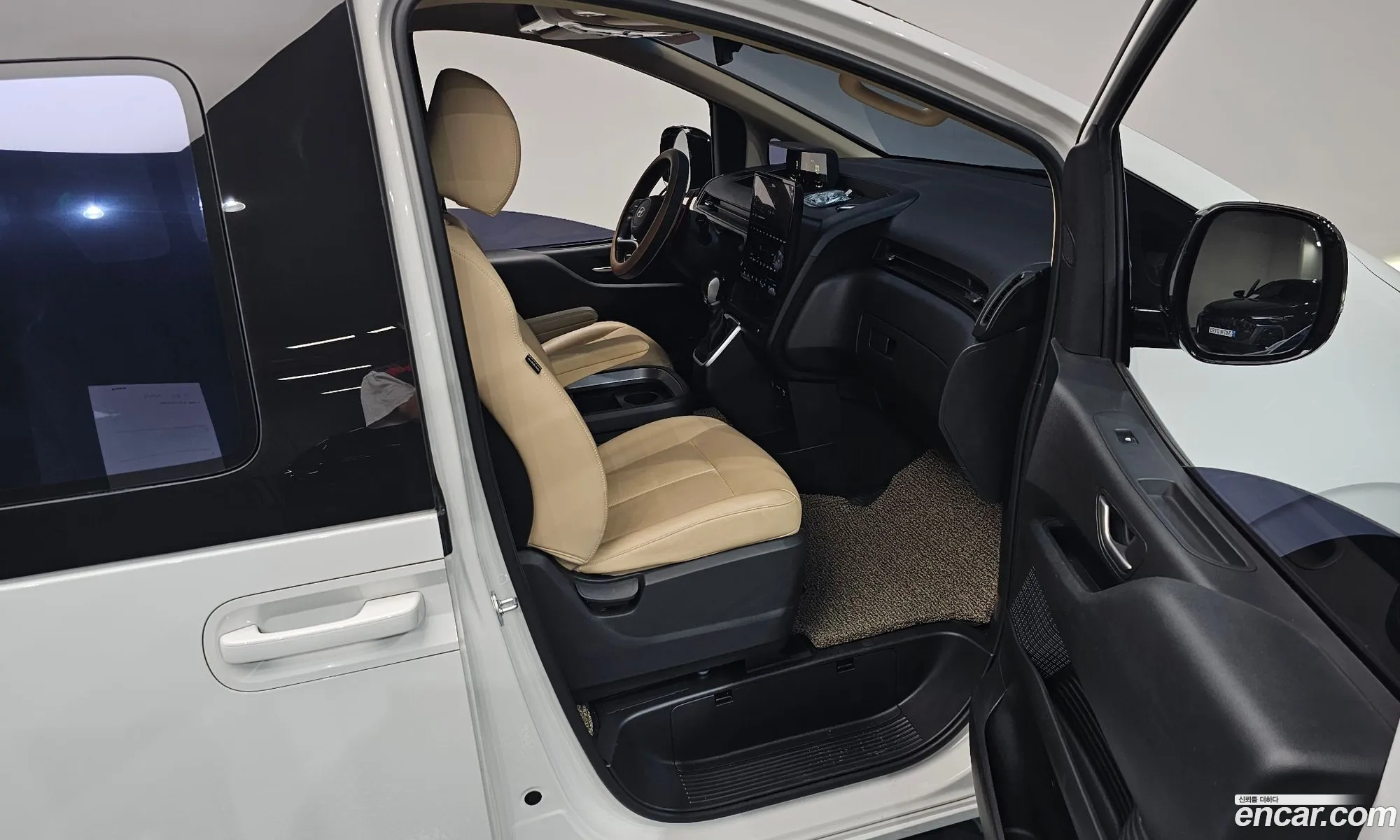 Hyundai Staria 2025 — 24