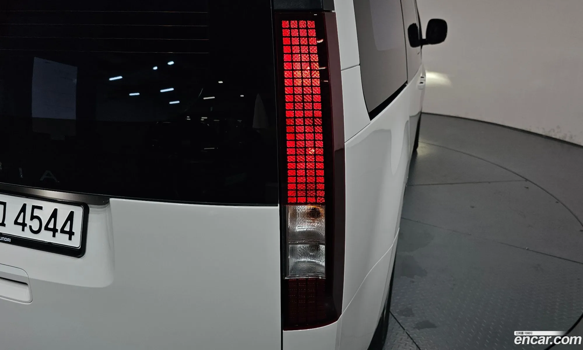 Hyundai Staria 2025 — 10