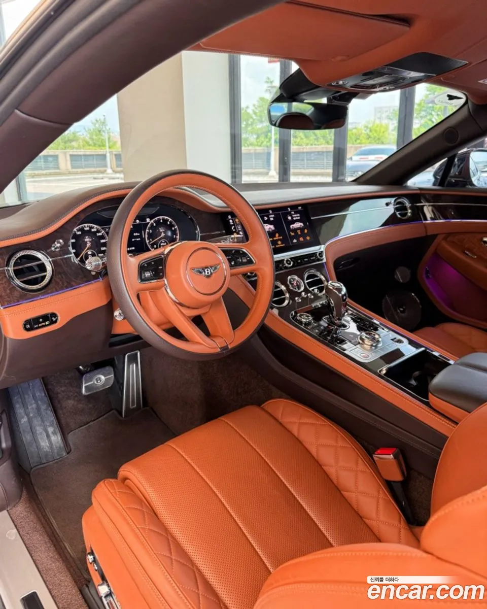 Bentley Continental GT 2021 — 13