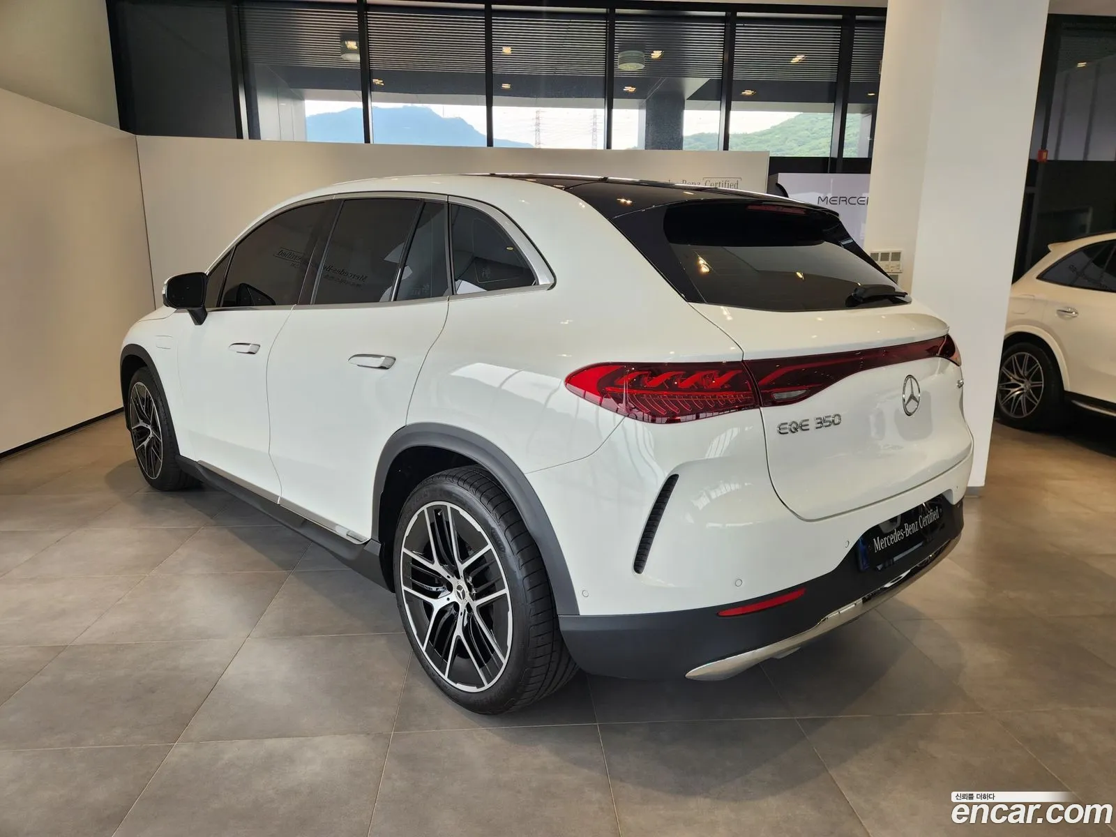 Mercedes-Benz EQE SUV X294 2025 — 2