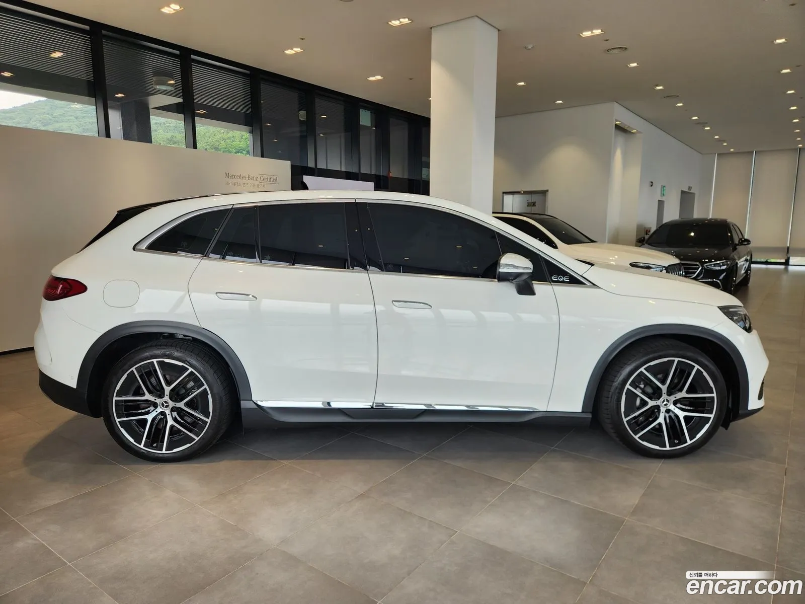 Mercedes-Benz EQE SUV X294 2025 — 17