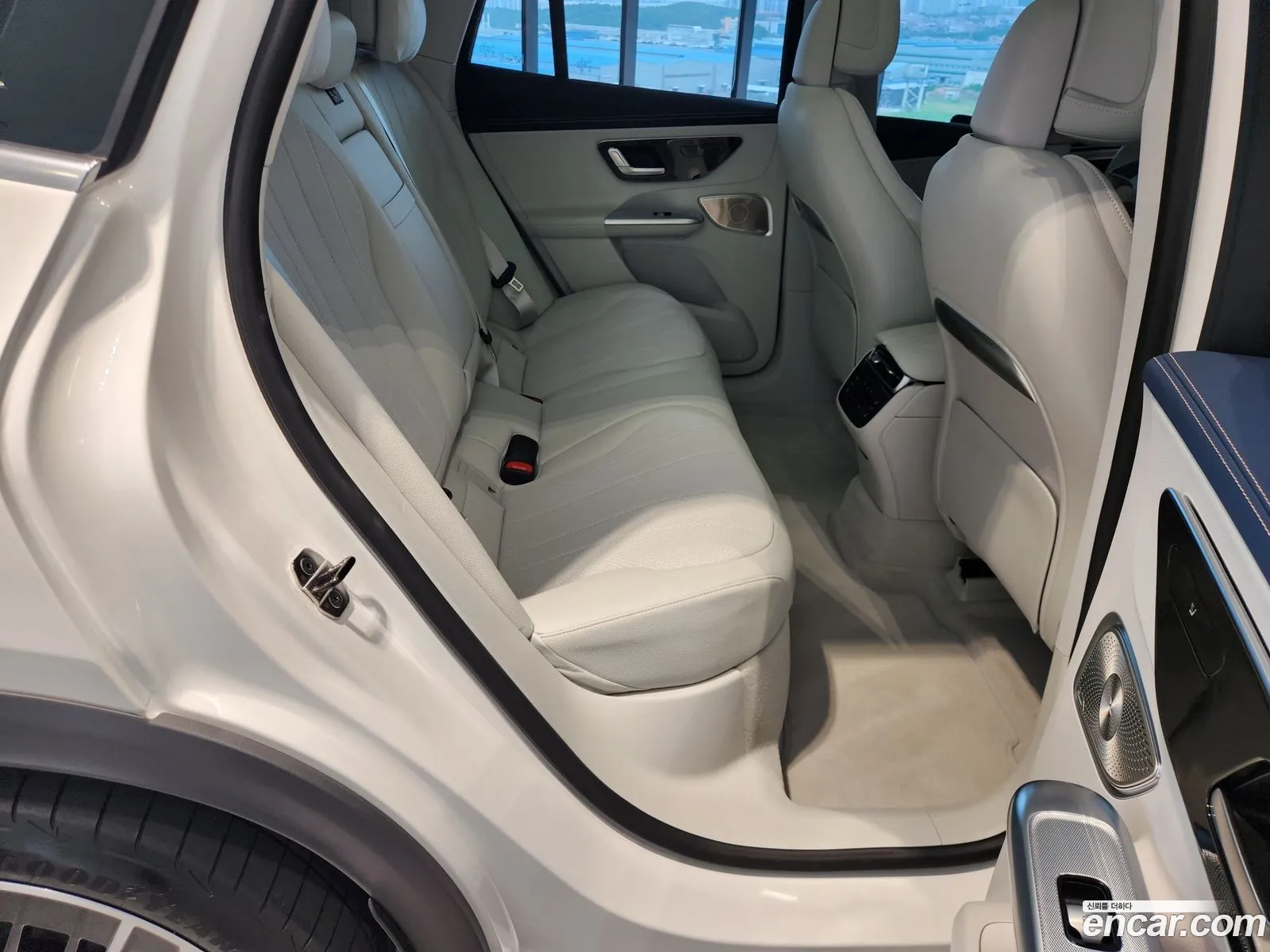 Mercedes-Benz EQE SUV X294 2025 — 13