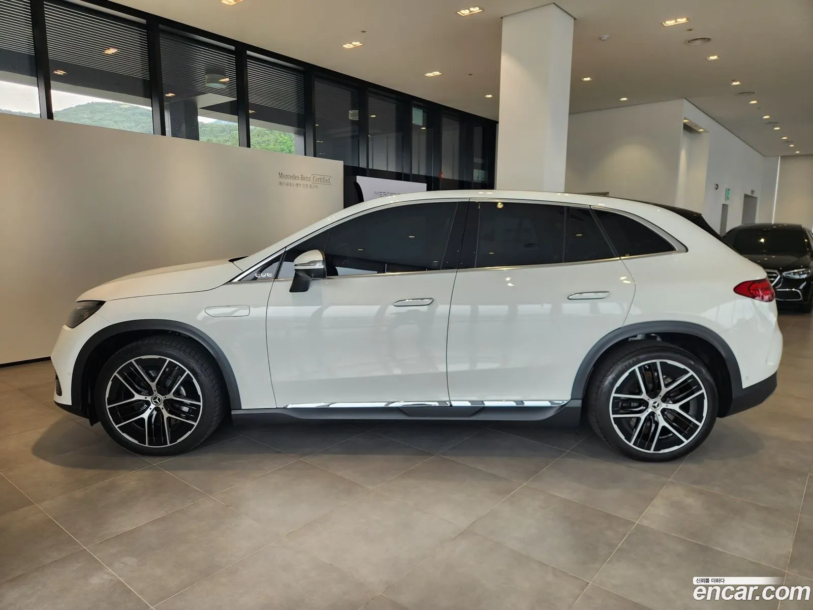 Mercedes-Benz EQE SUV X294 2025 — 12