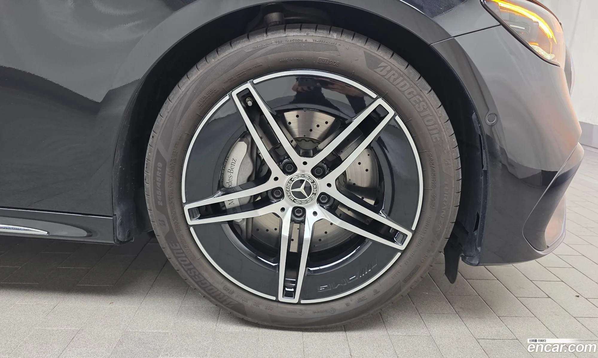 Mercedes-Benz E-Class W214 2025 — 26