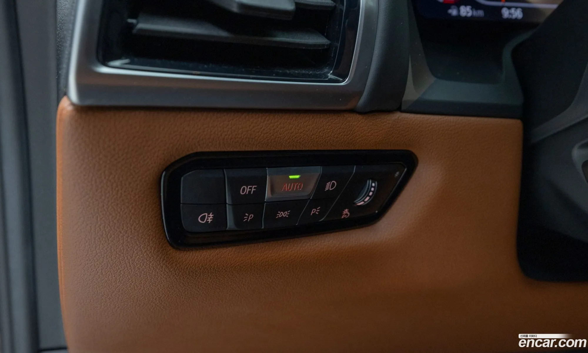 BMW 8 Series 2023 — 12