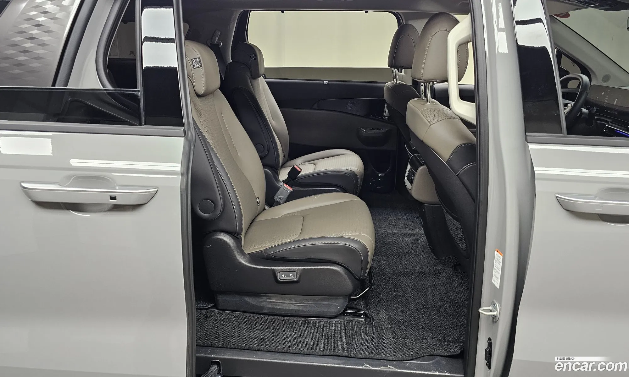 Kia Carnival 2025 — 8