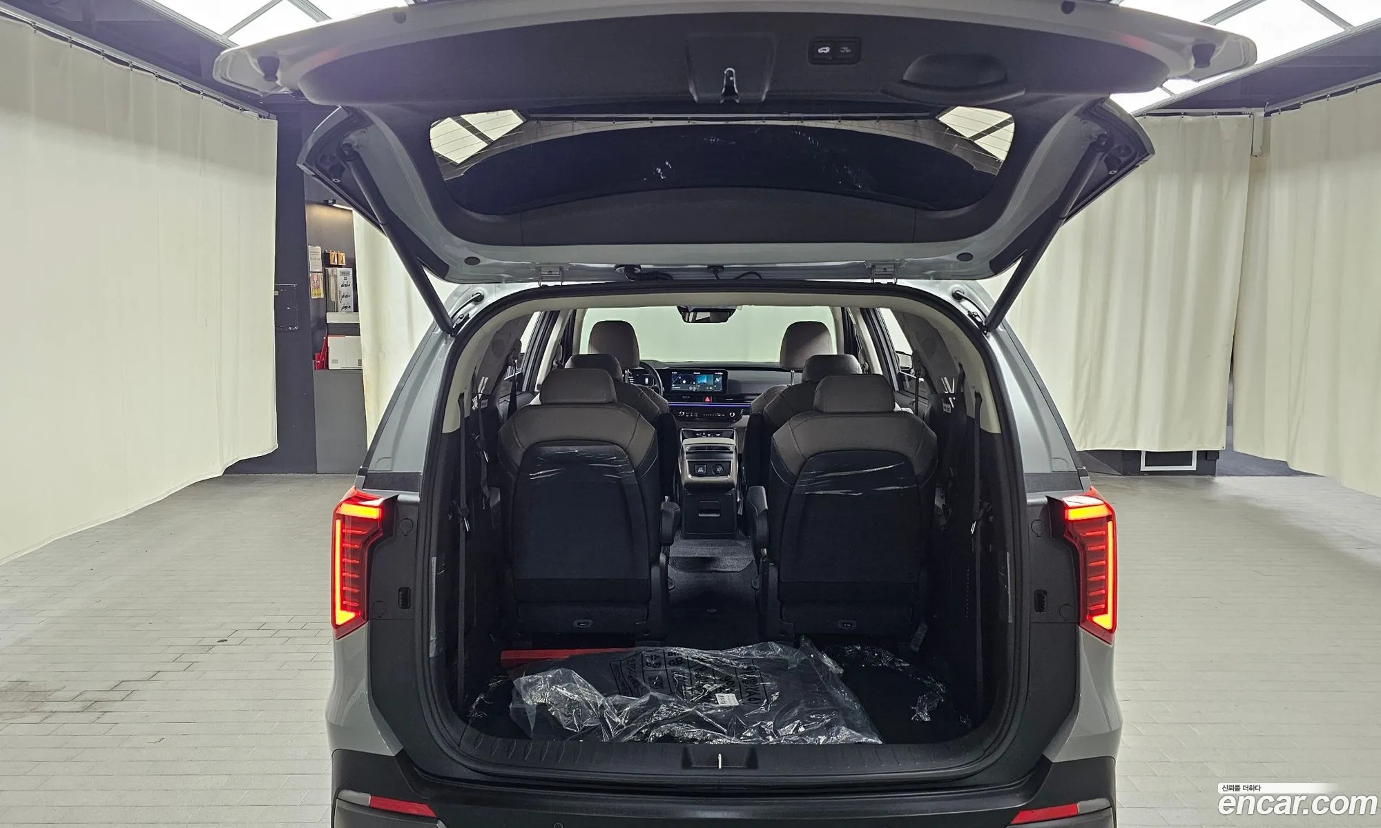 Kia Carnival 2025 — 12