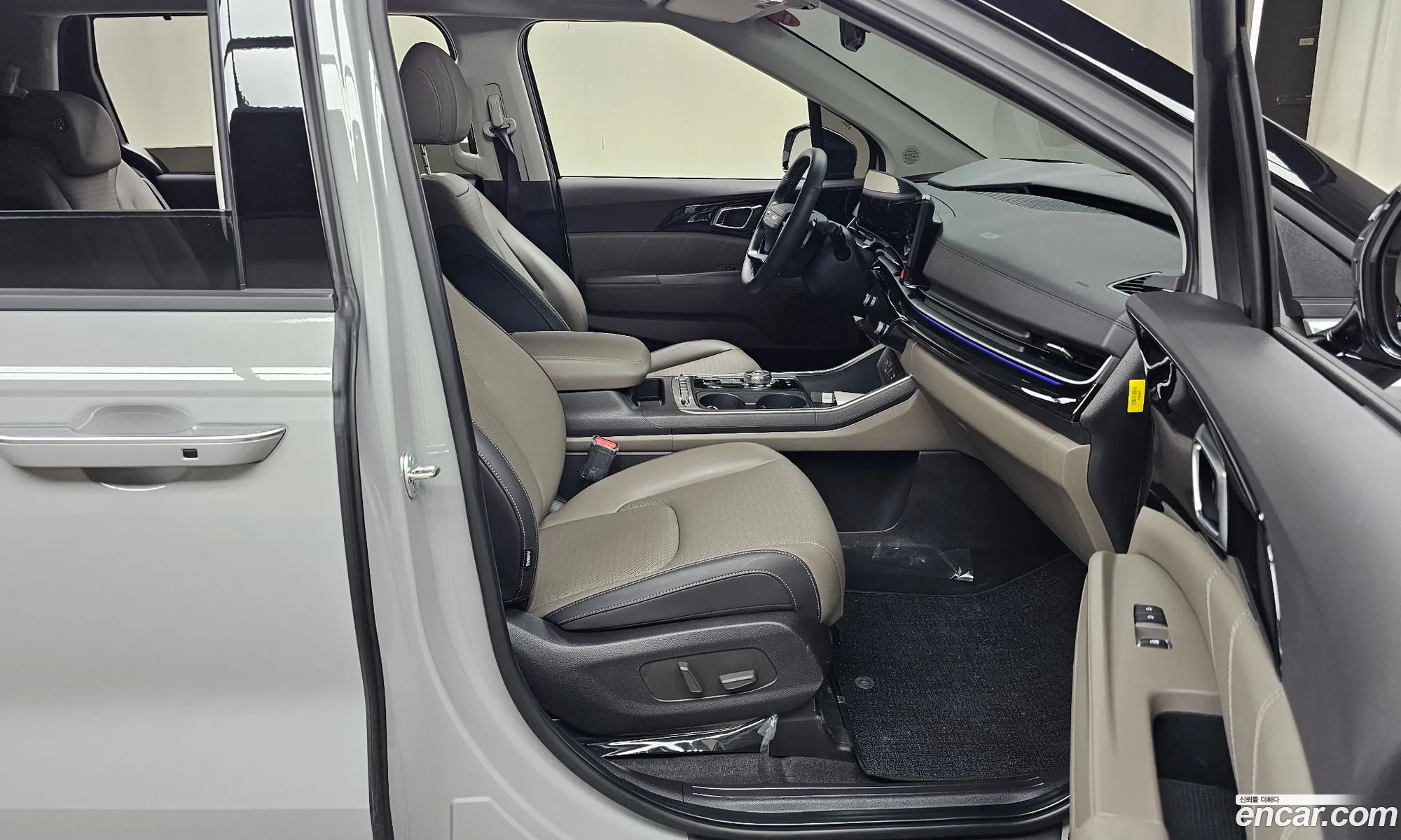 Kia Carnival 2025 — 2