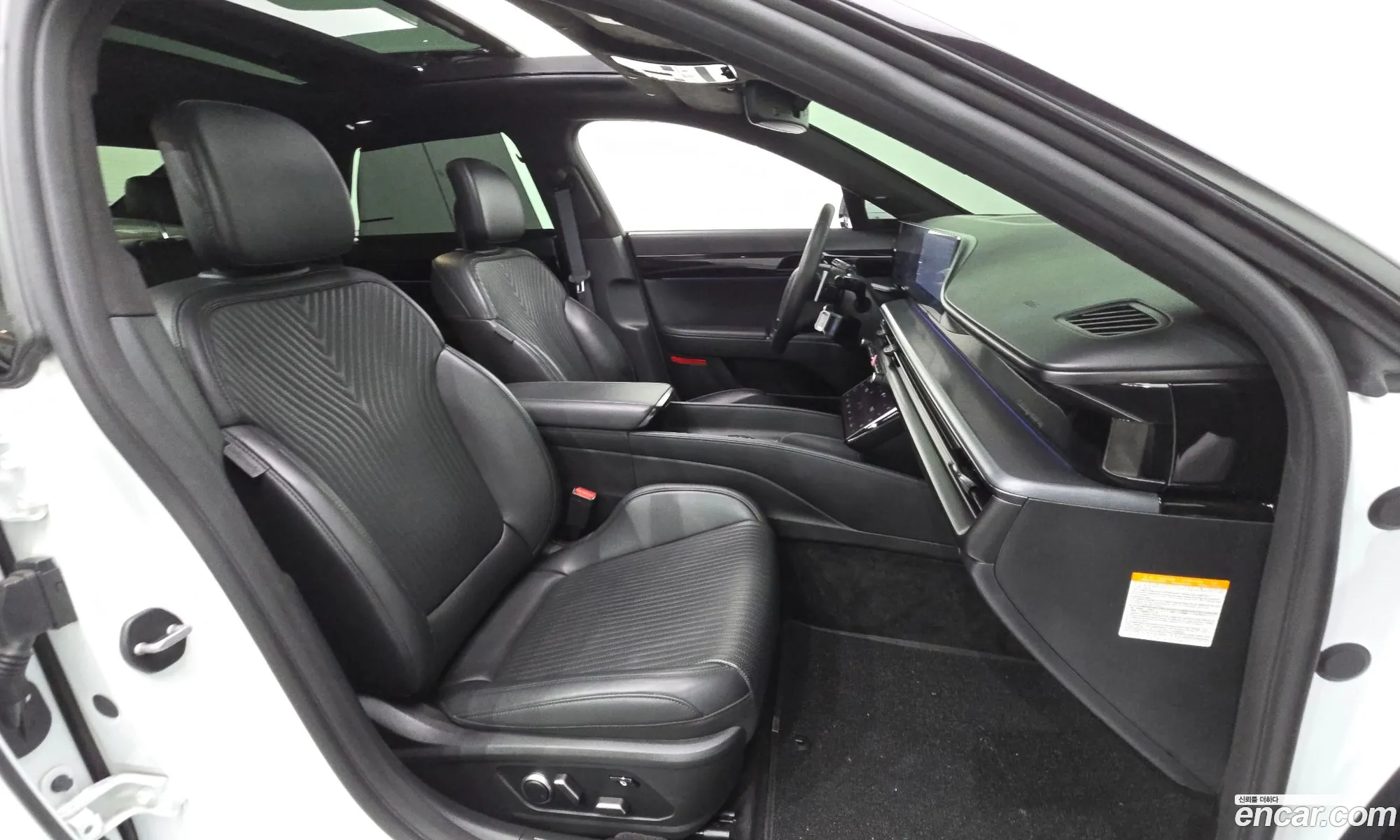 Hyundai Grandeur Hybrid 2023 — 26