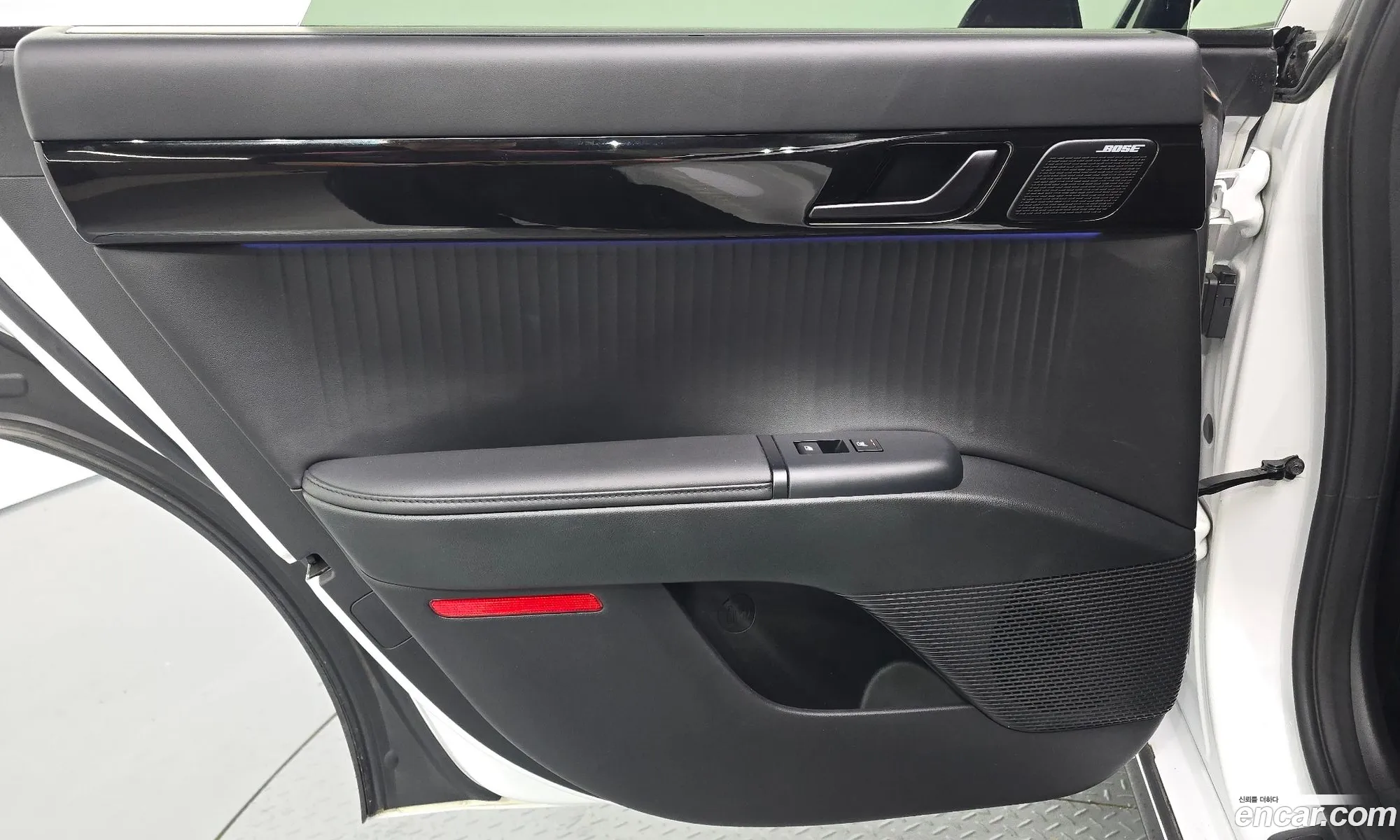Hyundai Grandeur Hybrid 2023 — 22