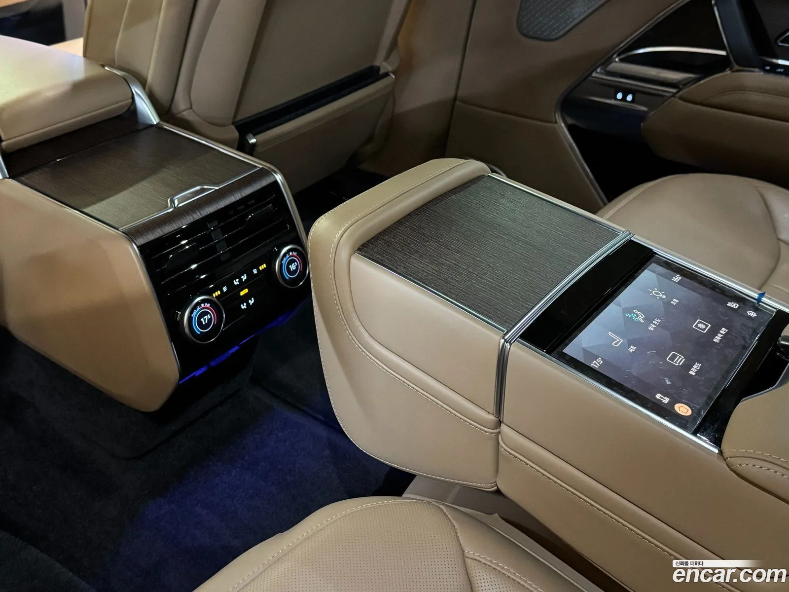 Land Rover Range Rover 2024 — 17