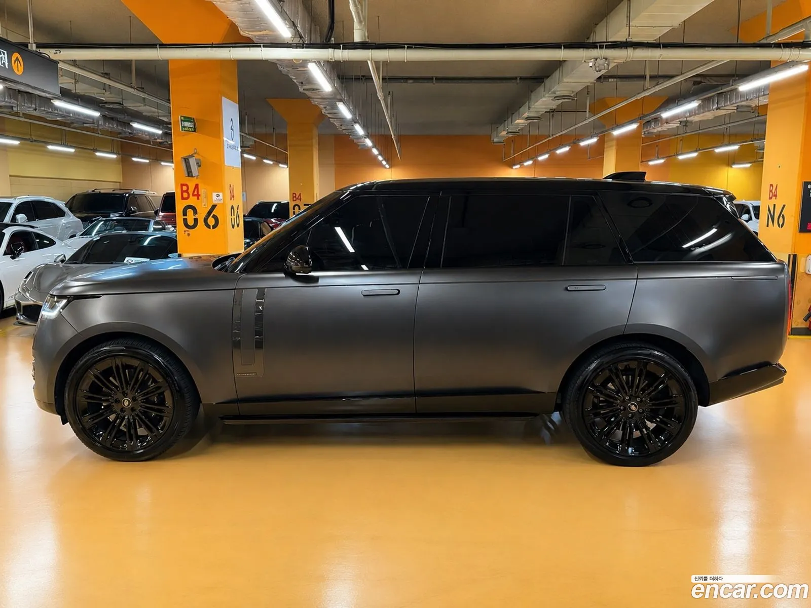 Land Rover Range Rover 2024 — 11