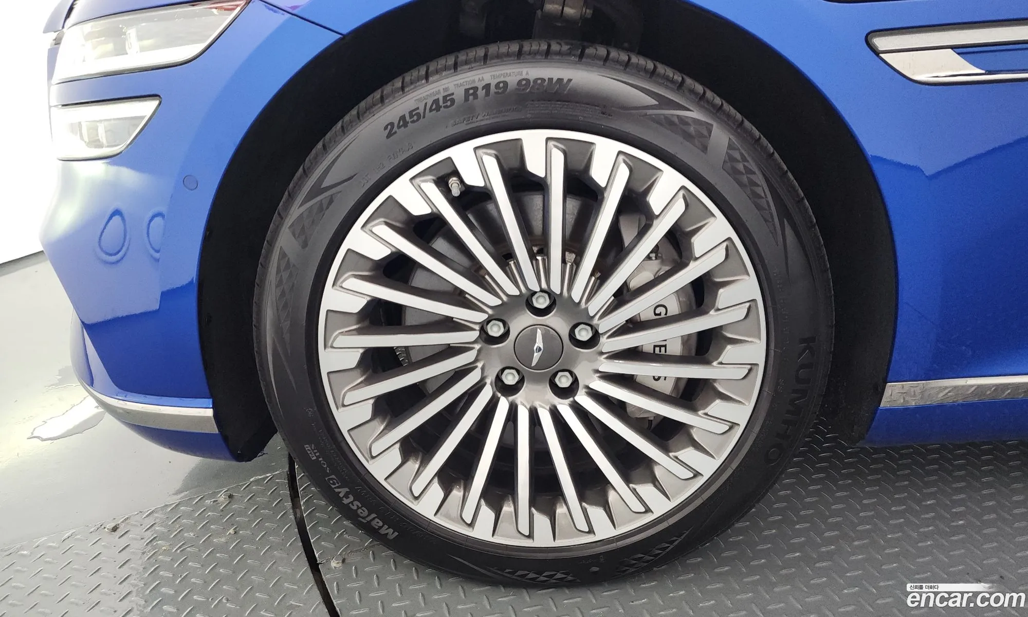 Genesis Electrified G80 2022 — 23