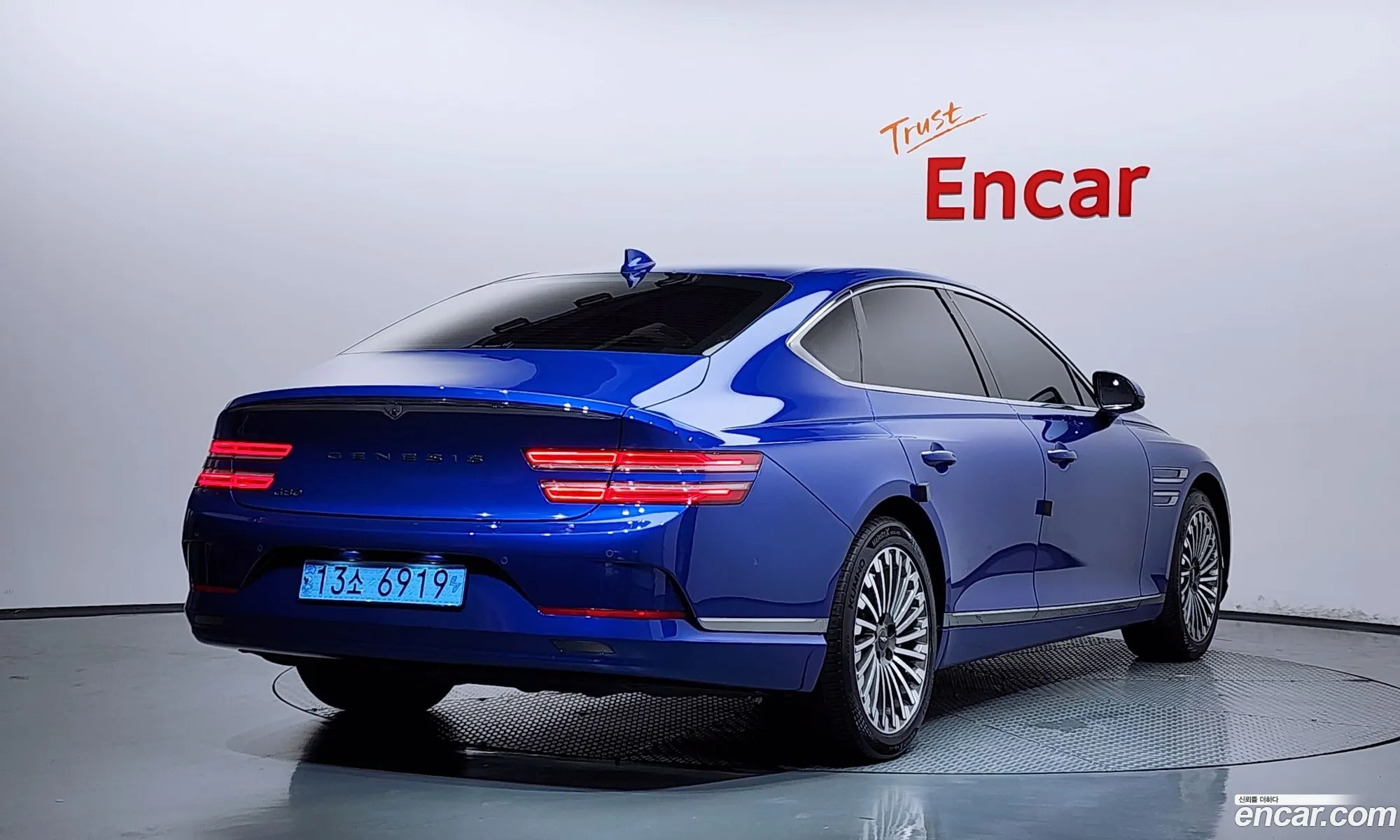 Genesis Electrified G80 2022 — 12