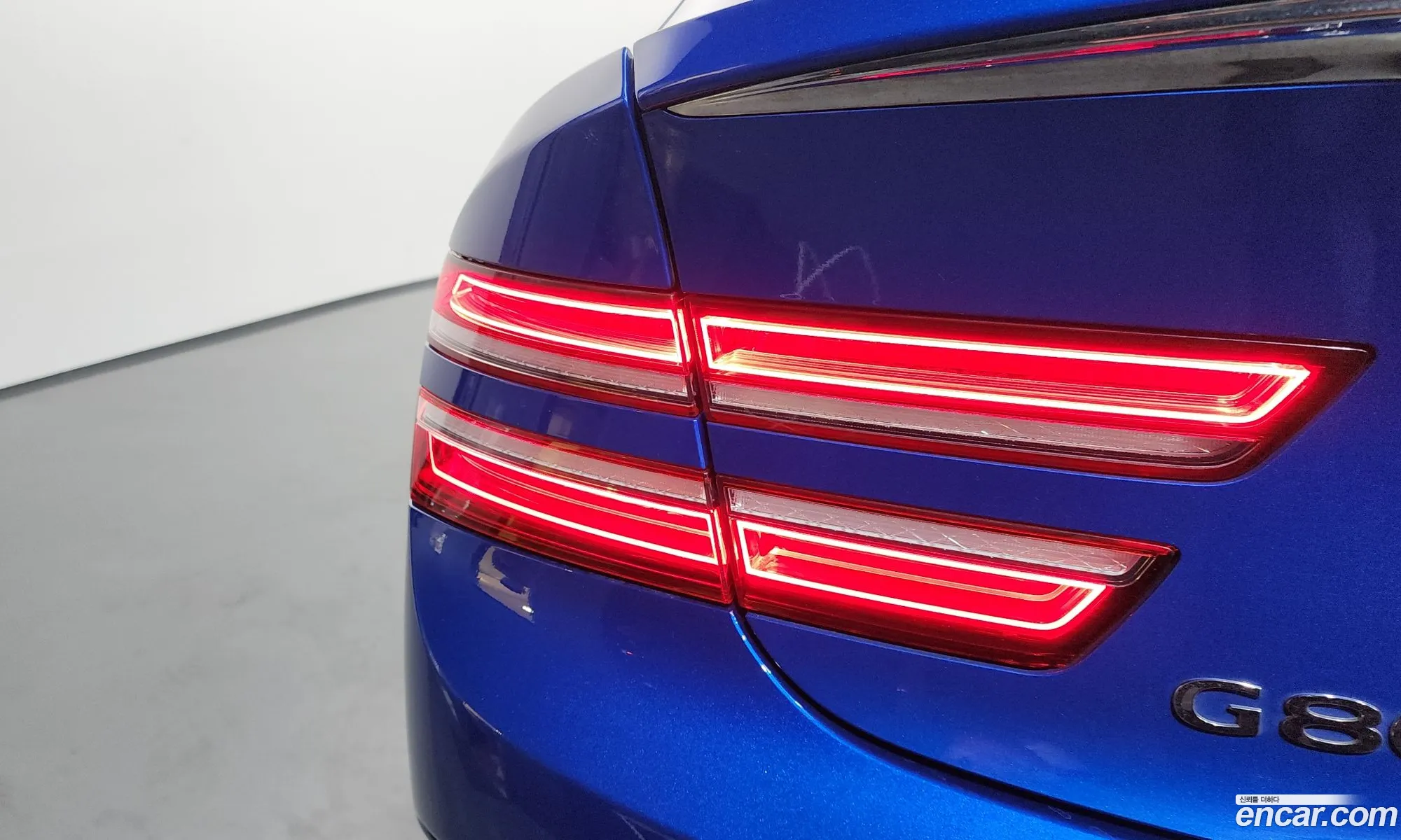 Genesis Electrified G80 2022 — 30