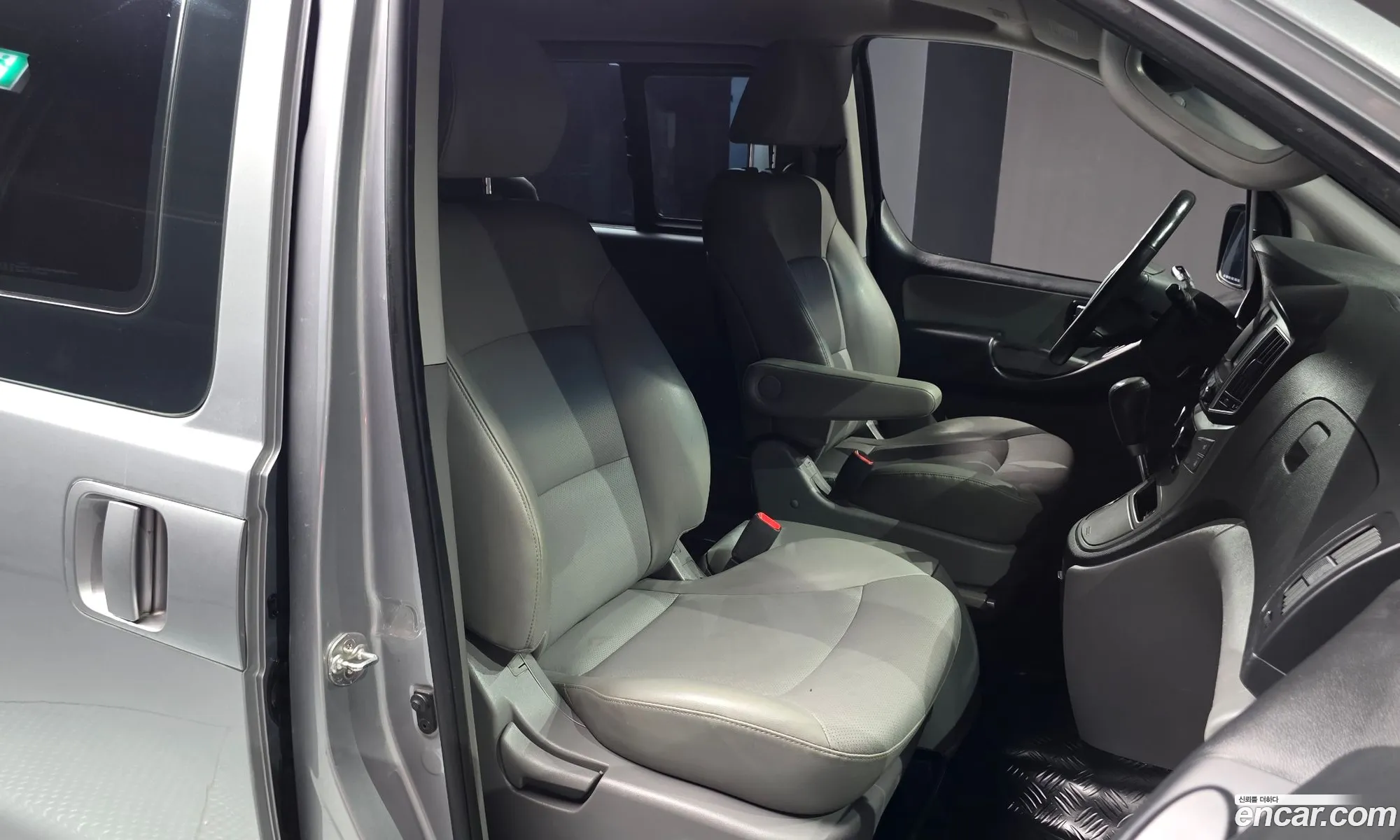 Hyundai Grand Starex 2018 — 15