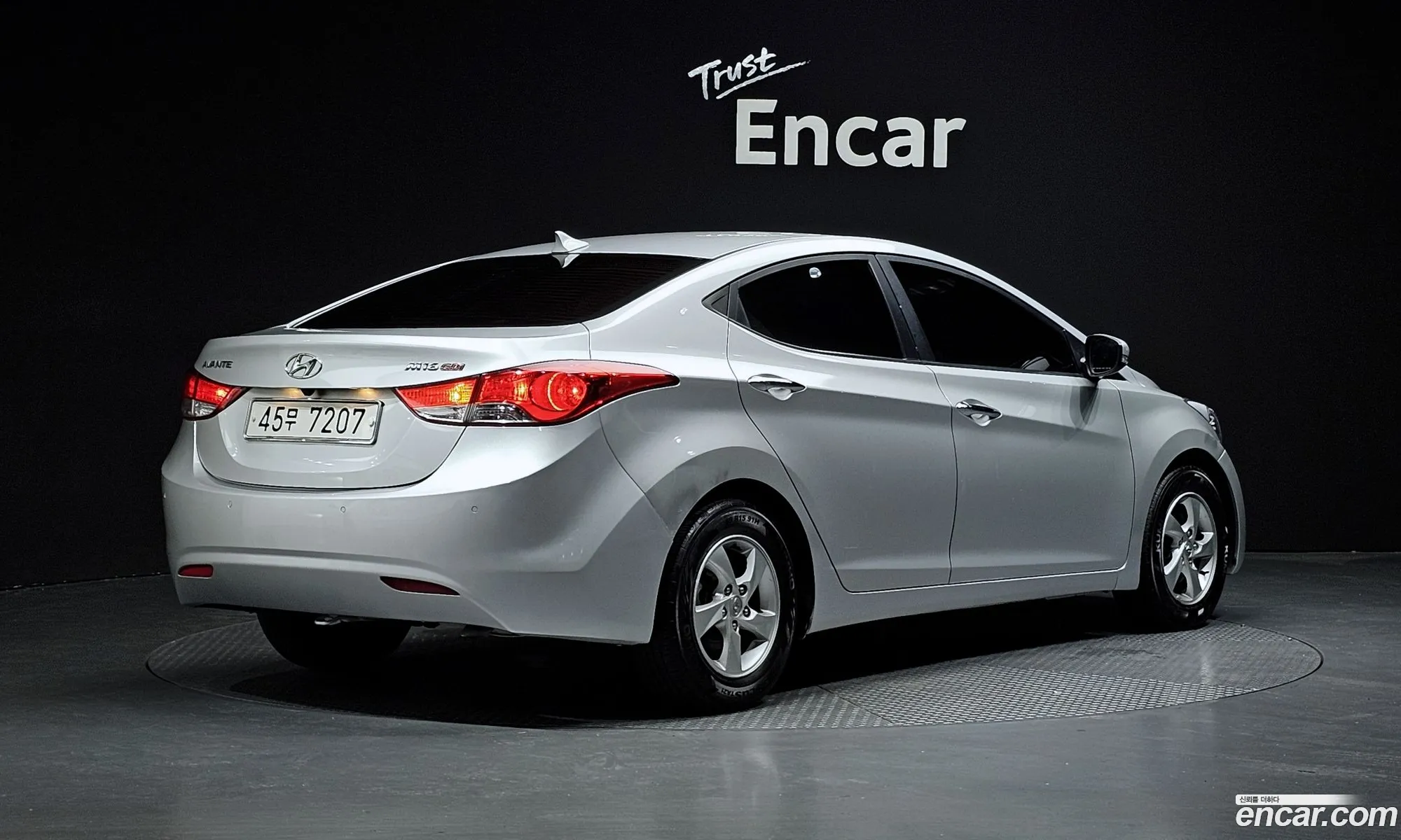 Hyundai Elantra MD 2012 — 19