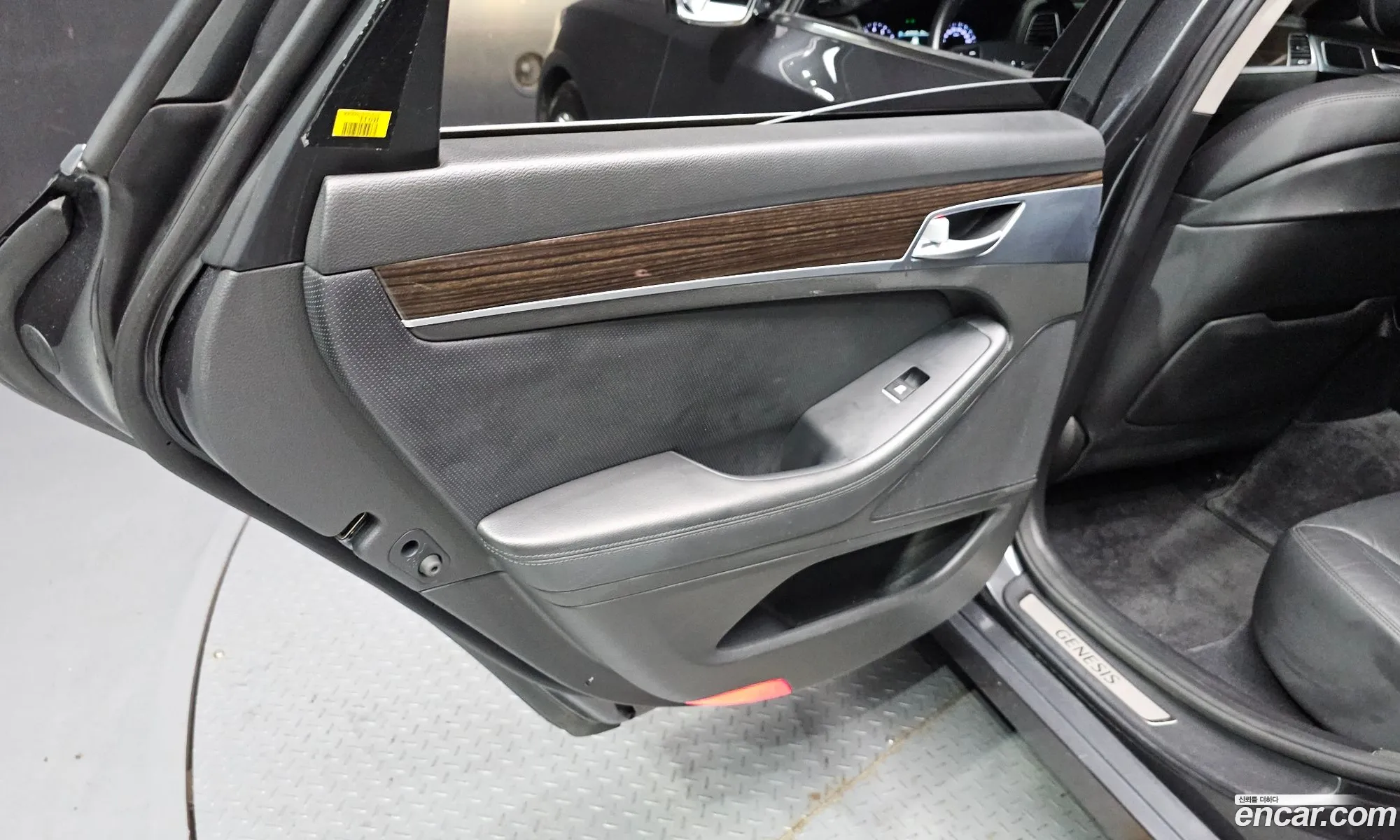 Genesis G80 2017 KMHGL41DBHU231662 — 29