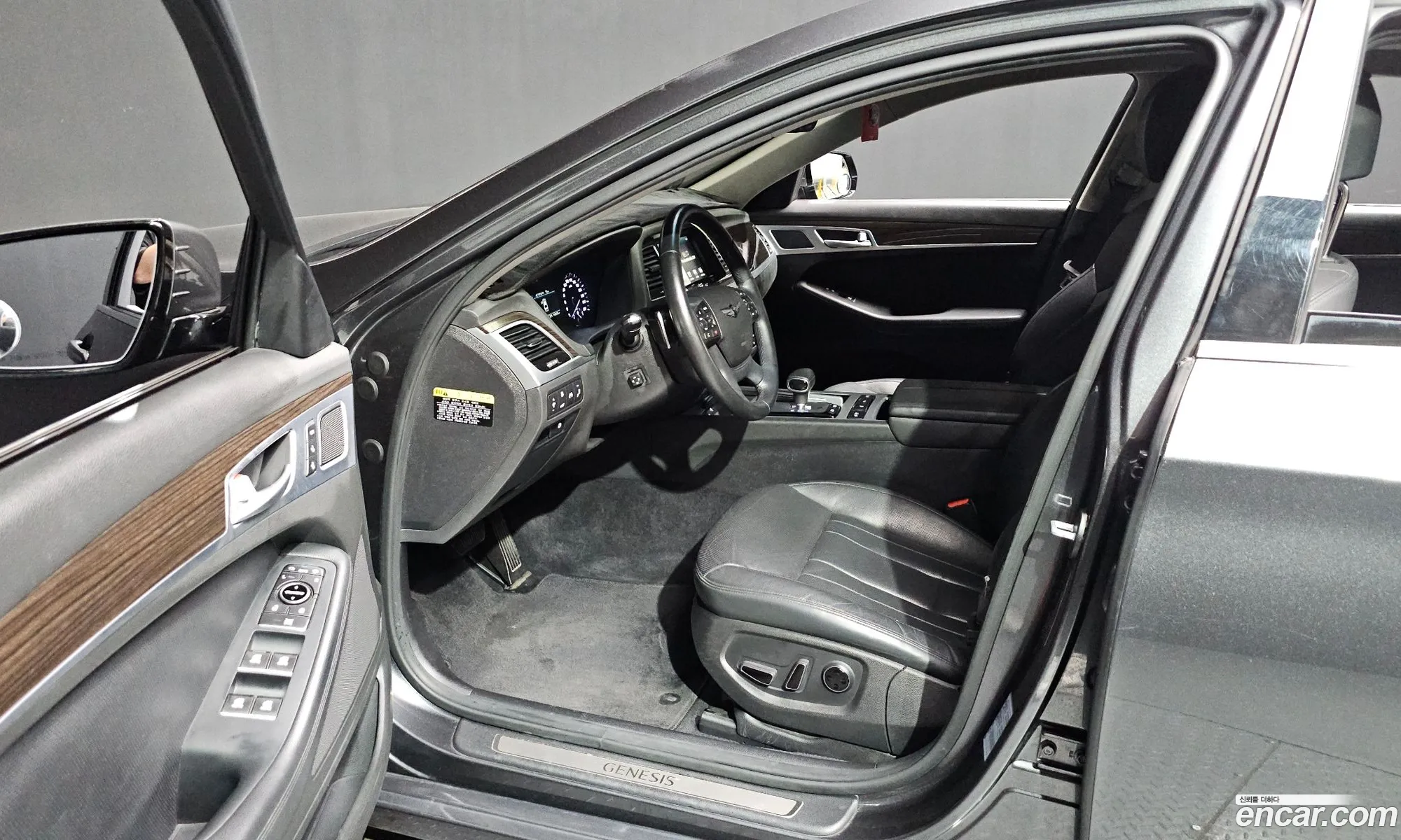 Genesis G80 2017 KMHGL41DBHU231662 — 18