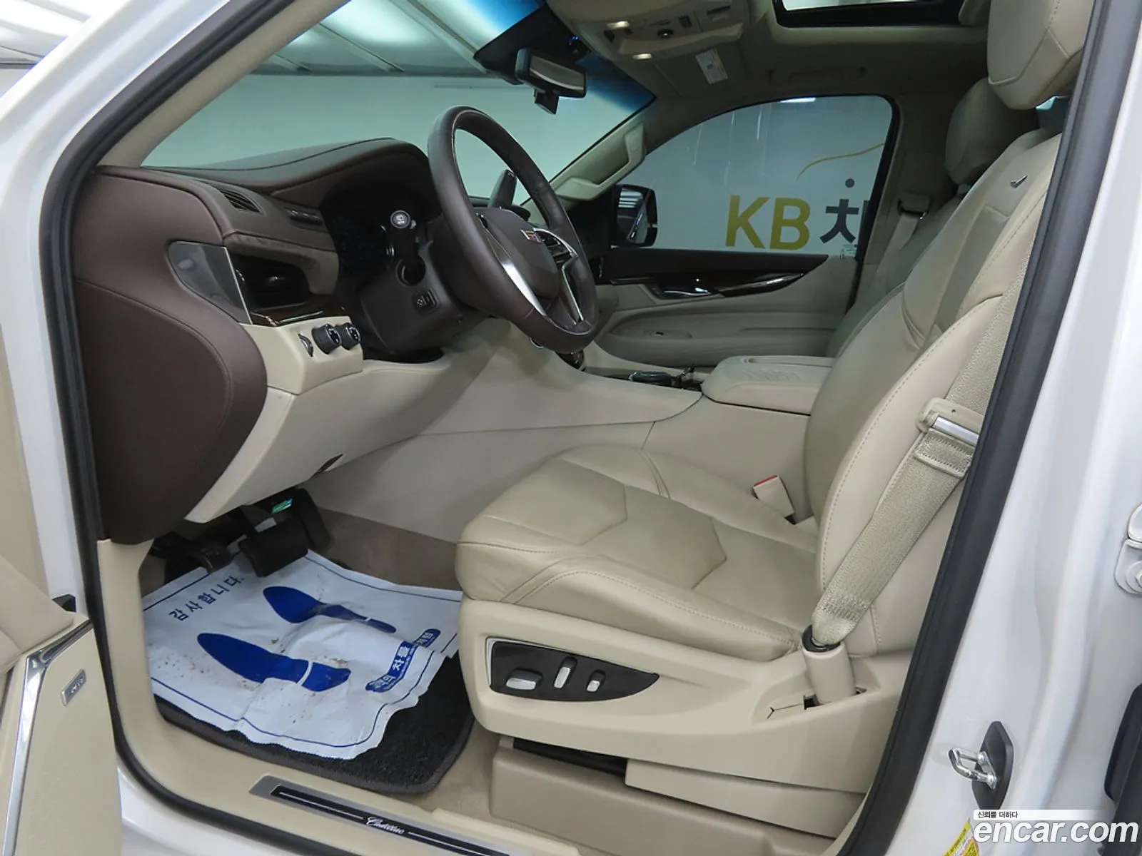 Cadillac Escalade 2017 — 17