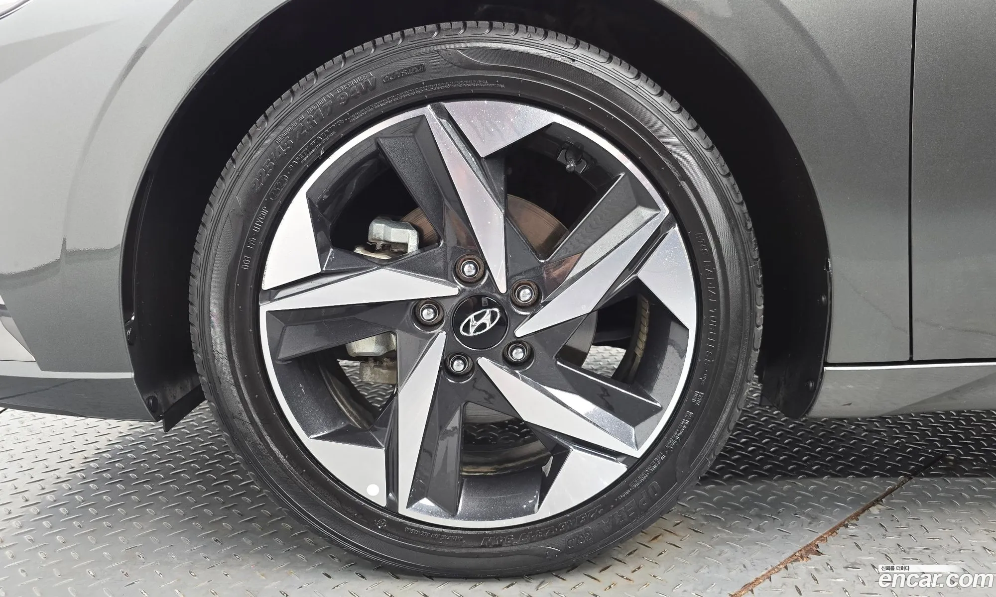 Hyundai Elantra Hybrid 2023 — 18