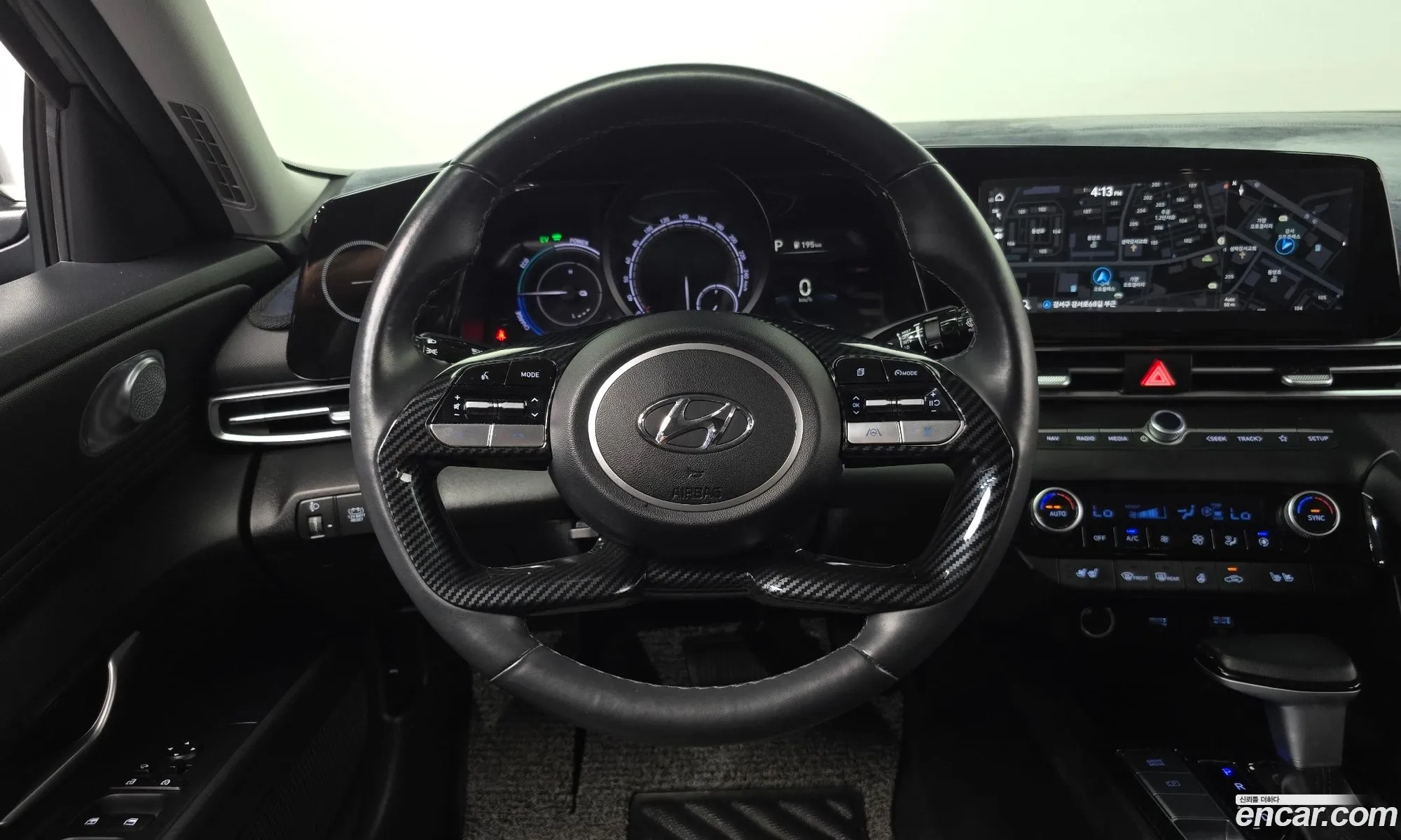 Hyundai Elantra Hybrid 2023 — 5