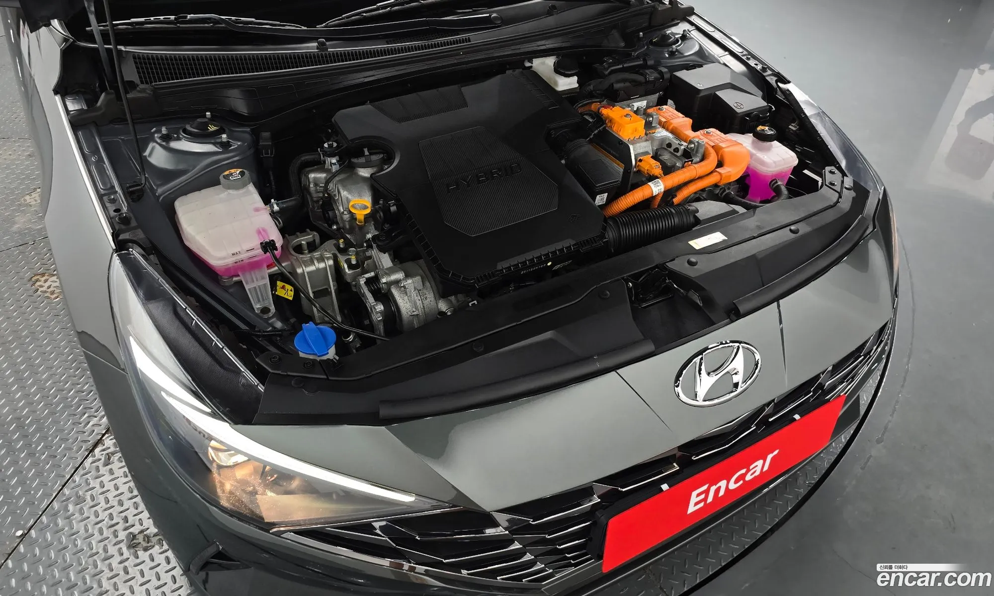 Hyundai Elantra Hybrid 2023 — 4