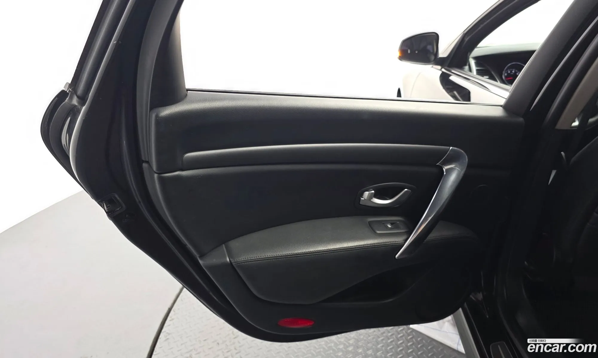 Renault Korea (Samsung) SM7 Nova 2016 — 3