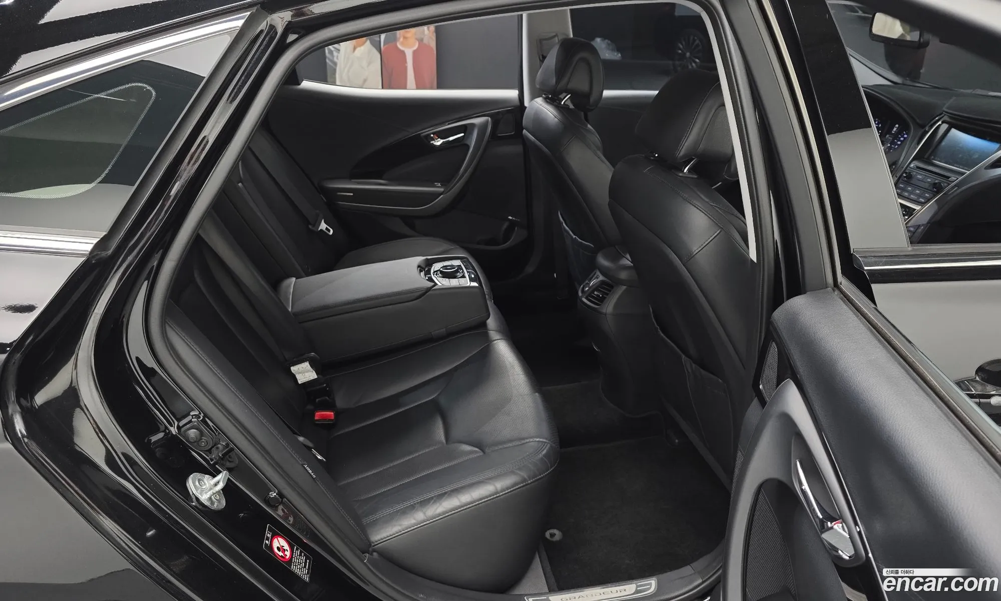 Hyundai Grandeur HG 2013 — 17