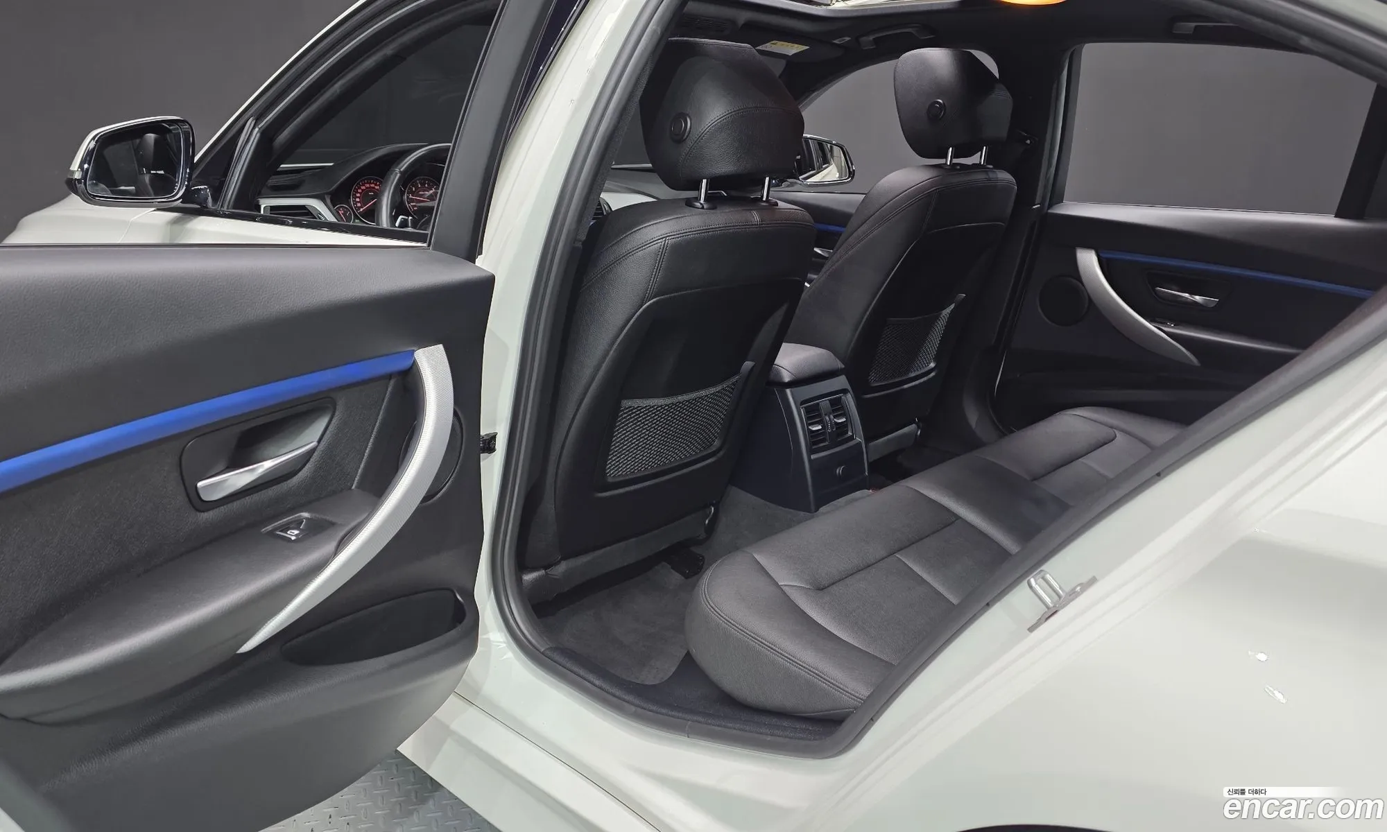 BMW 3 Series 2018 WBA8A9109JAE91828 — 17